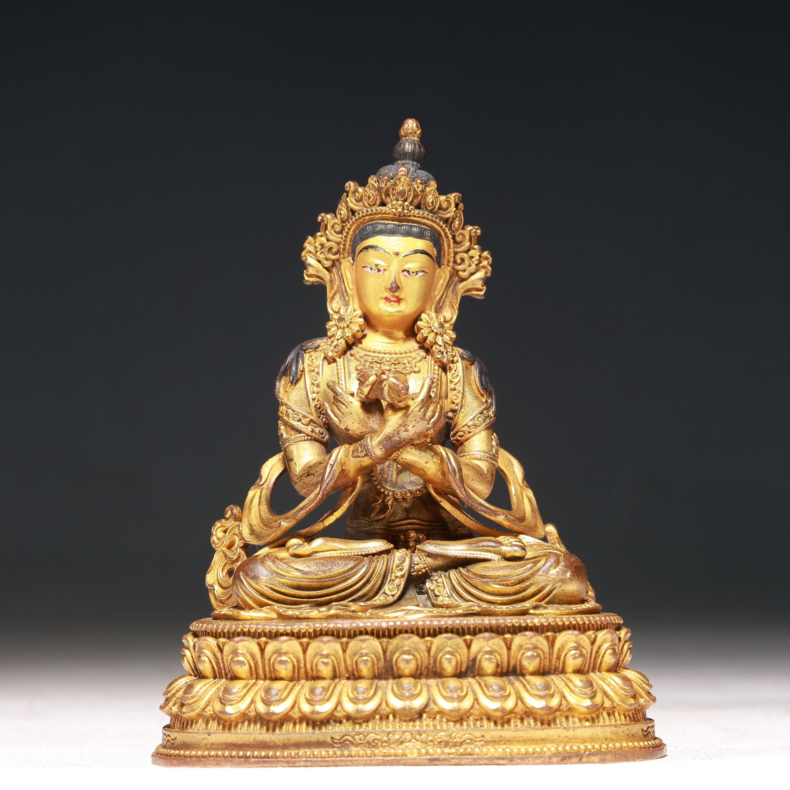 A Solemn Gilt Silver Statue of Amitayus: A Solemn Gilt Silver Statue of Amitayus,Qing Dynasty,China,Size:3.1inx2.4inx4.1in,Weight:250g 纯银鎏金无量寿佛像,中国清代