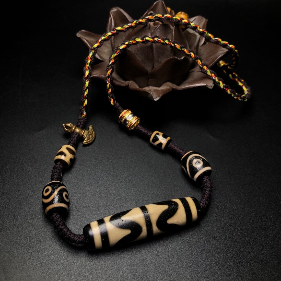 A Precious Dzi Bead Necklace - 2
