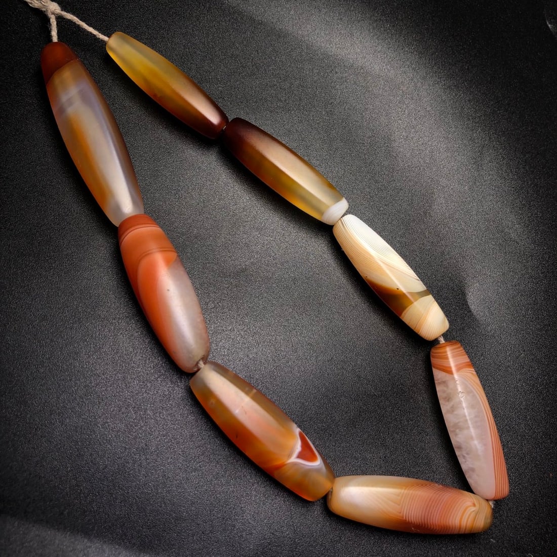 A Precious Agate Bracelets: A Precious Agate Bracelets,Size:1.5inx0.4in*8 玛瑙手串
