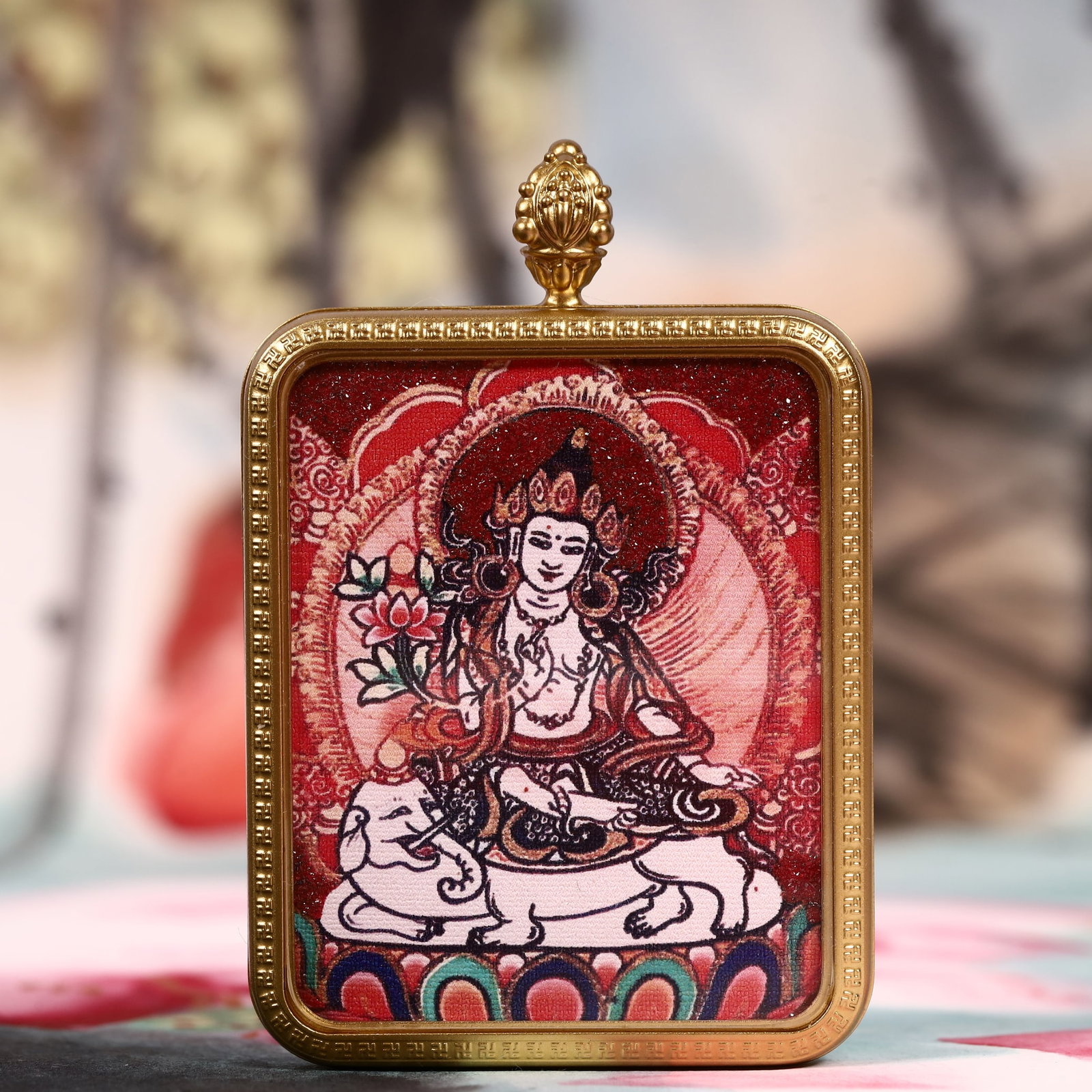 An Exquisite Painted Color Statue of Samantabhadra Tangka: An Exquisite Painted Color Statue of Samantabhadra Tangka,Size:2inx2.8in 彩绘普贤菩萨像唐卡