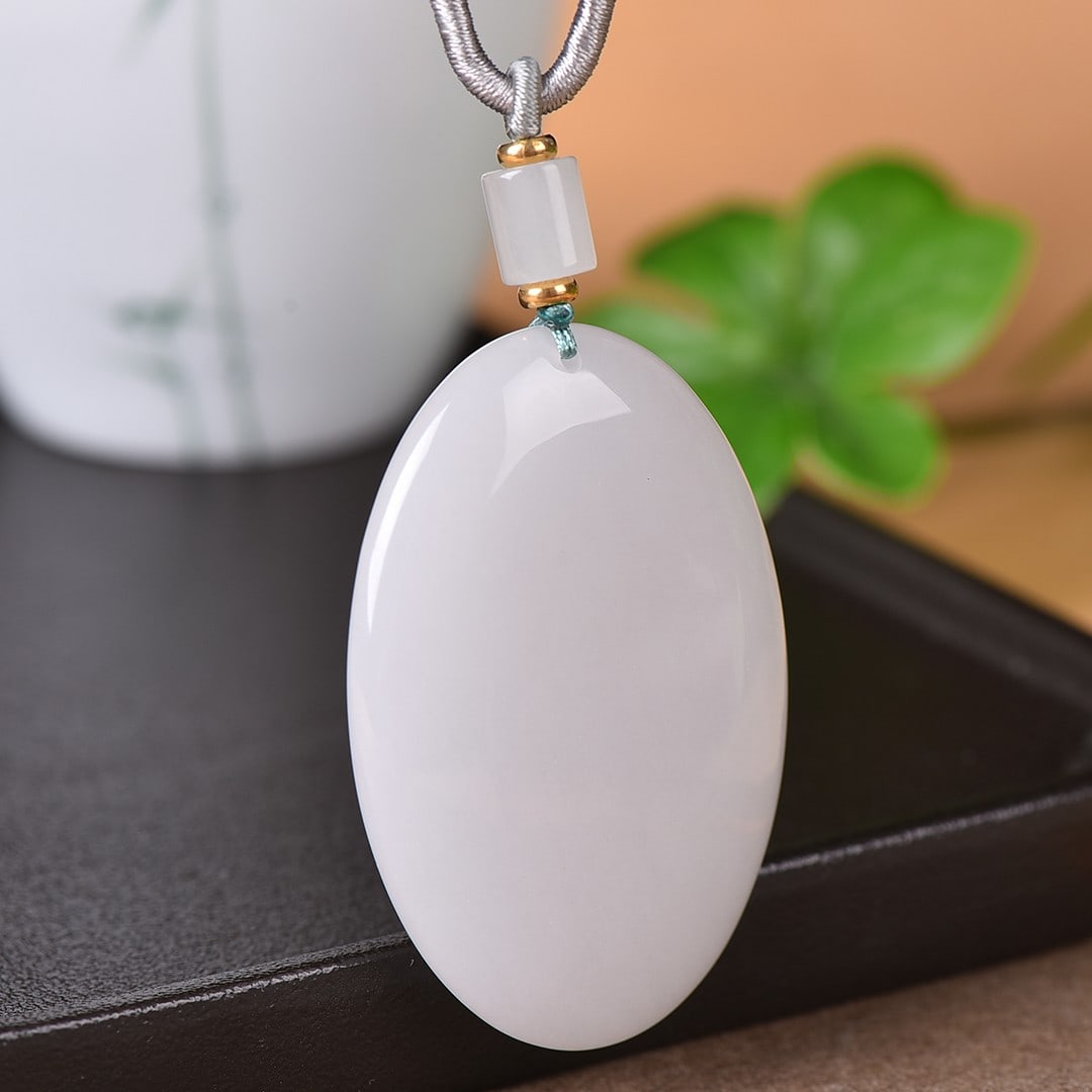 An Exquisite White Jade Pendant - 4