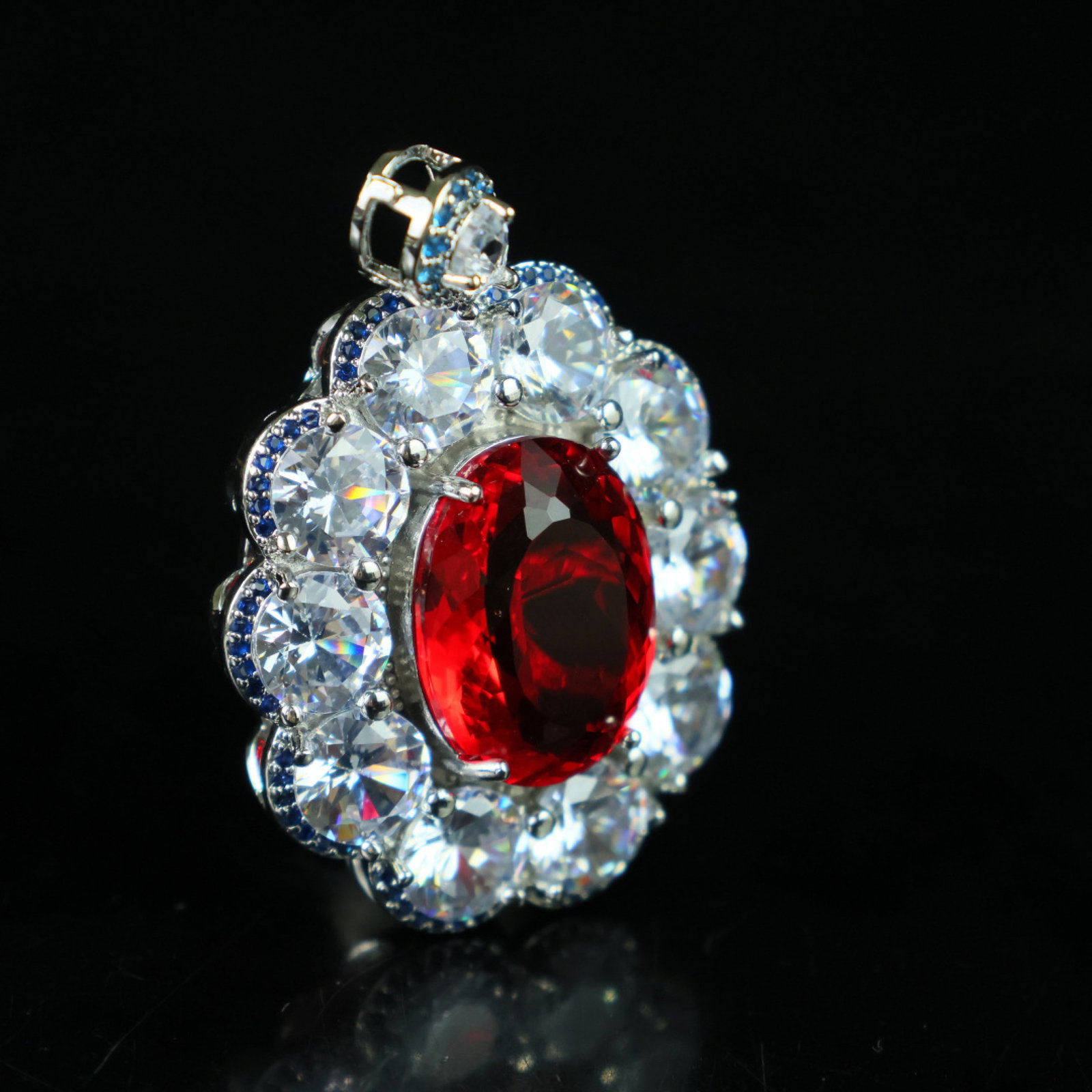 An Exquisite Pendant - 3