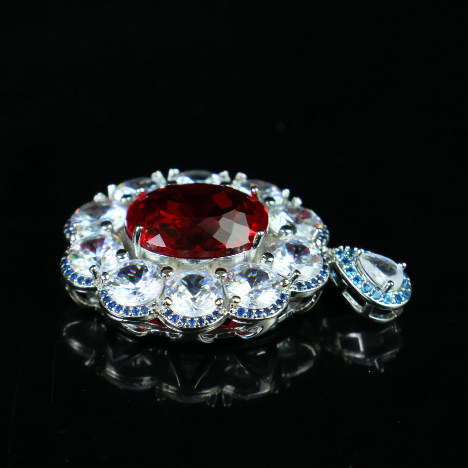 An Exquisite Pendant - 6