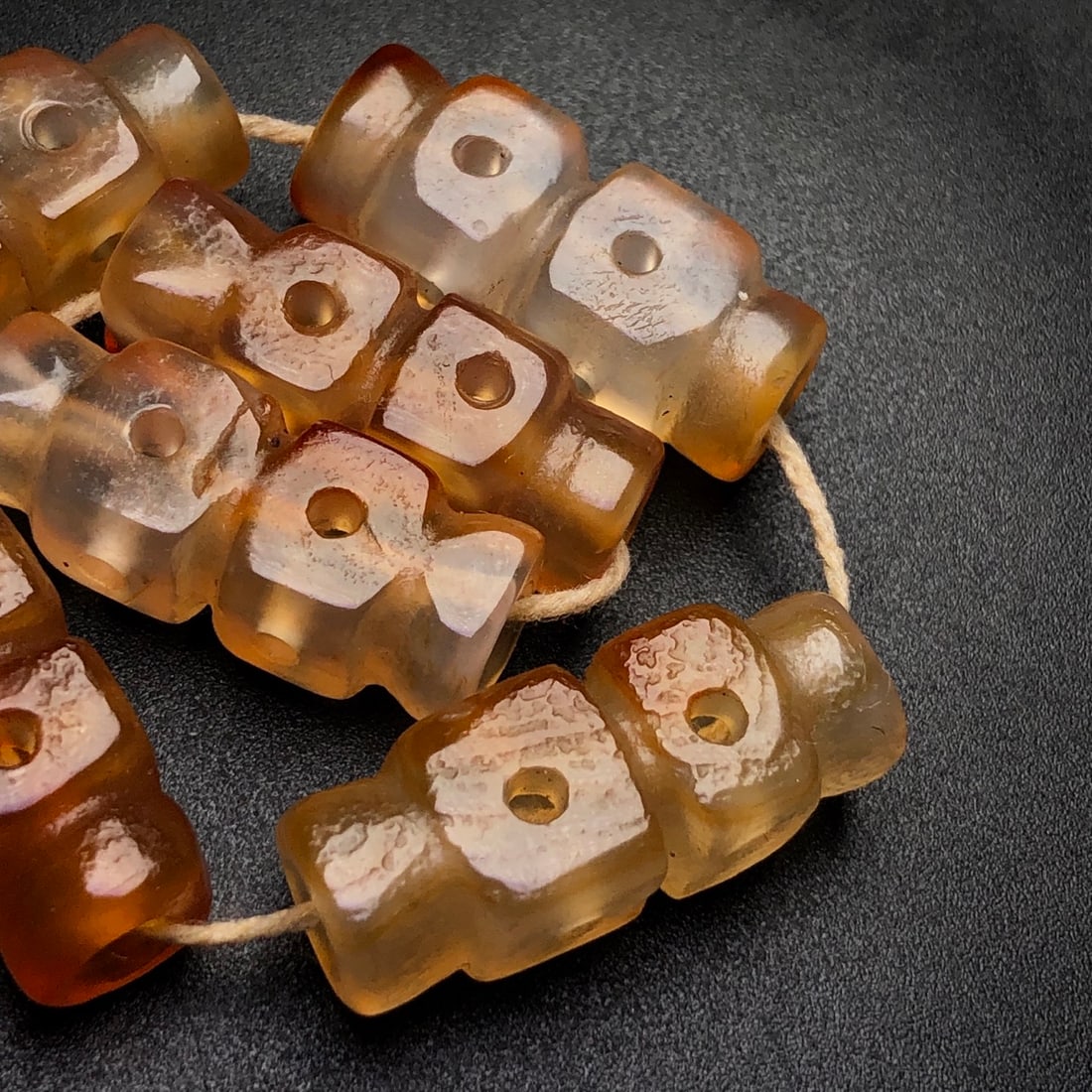 A Precious Agate Bracelets - 8