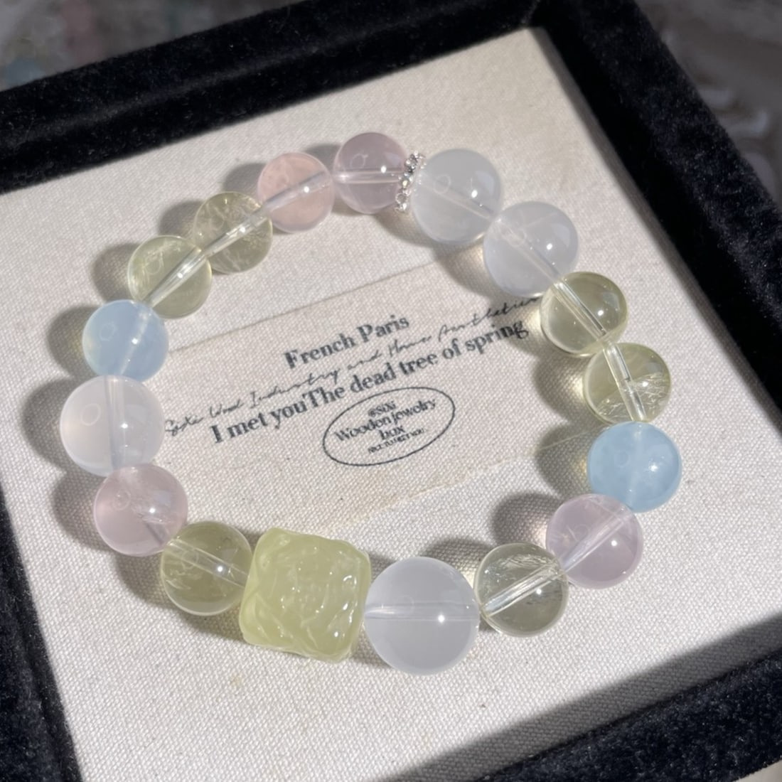 An Exquisite Crystal With Aquamarine Bracelet: An Exquisite Crystal With Aquamarine Bracelet 水晶配海蓝宝手串