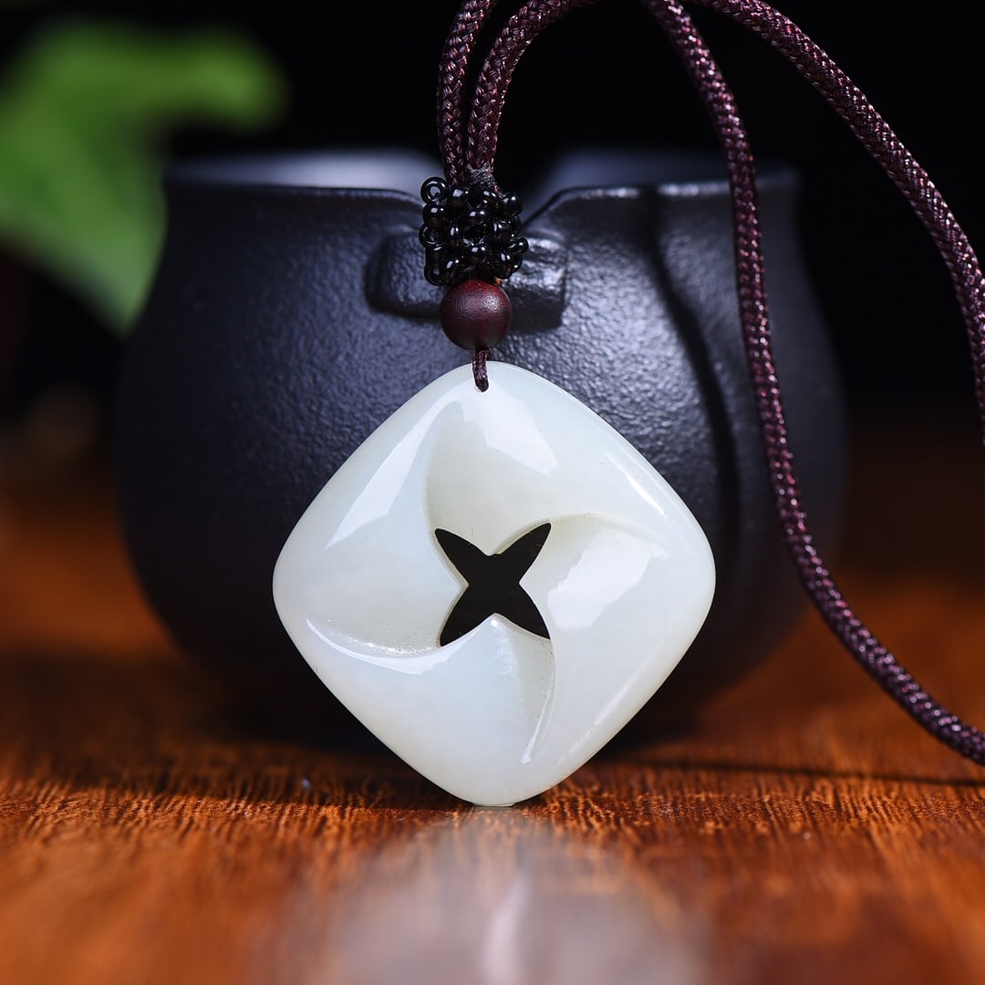 An Exquisite White Jade Pendant: An Exquisite White Jade Pendant,Size:1.5inx1.5in 白玉挂件