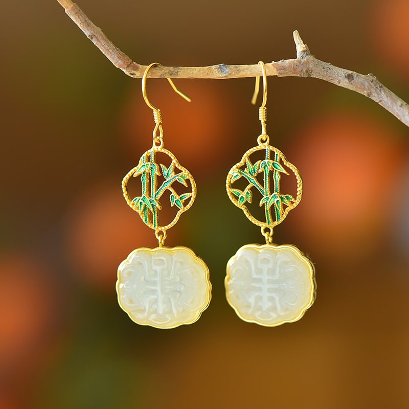A Pair of Exquisite Sterling Silver-Gold Plated Inlaid White Jade Enamel Earrings: A Pair of Exquisite Sterling Silver-Gold Plated Inlaid White Jade Enamel Earrings,Size:0.6inx0.7in