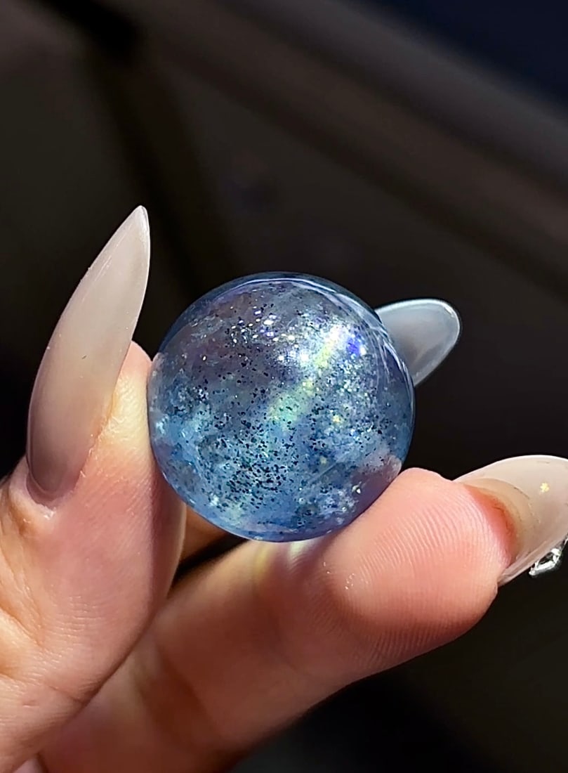 An Exquisite Aquamarine Bead: An Exquisite Aquamarine Bead,Size:0.9in,Weight:18g 海蓝宝珠子