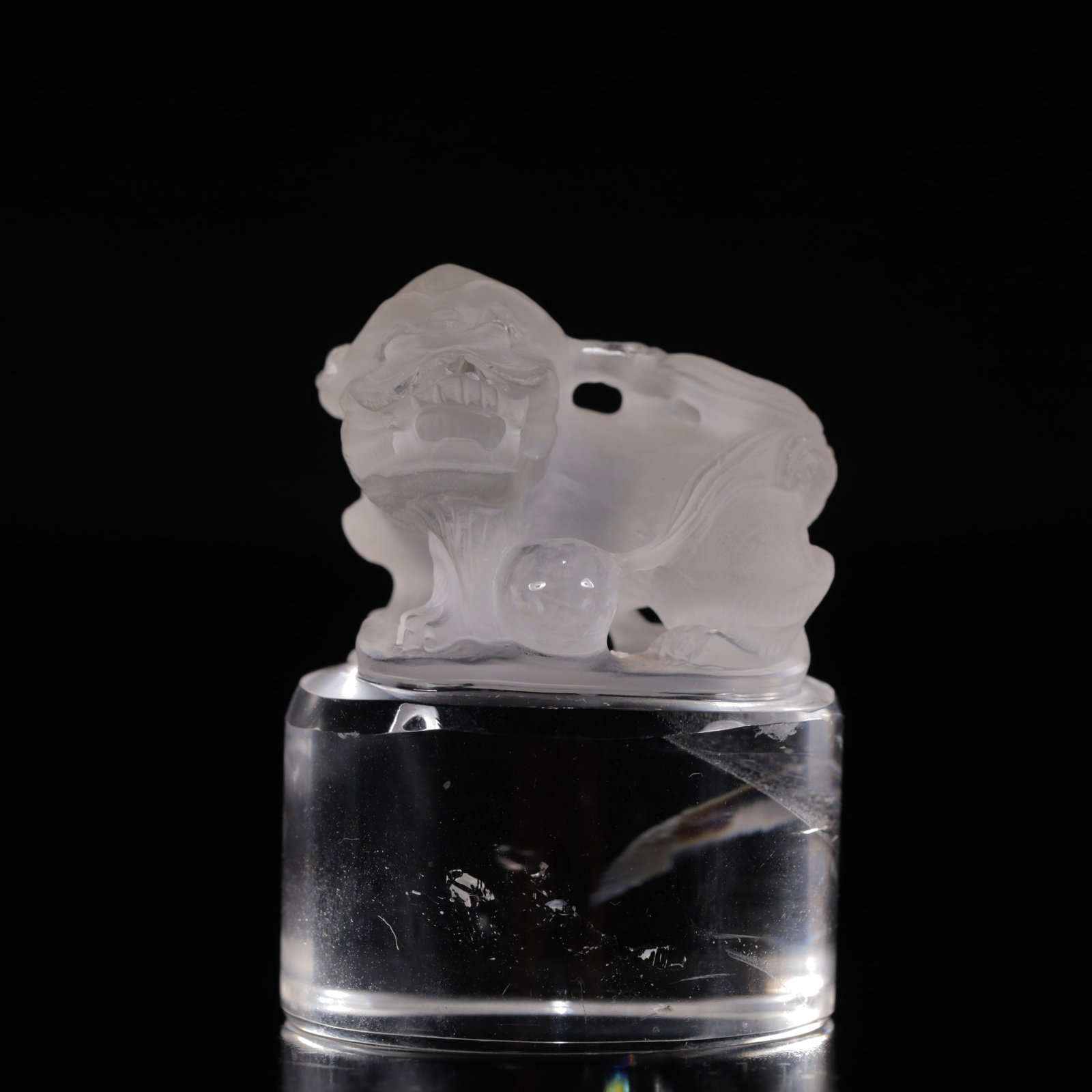 An Exquisite Crystal Lion Sea: An Exquisite Crystal Lion Sea,Size:1.6inx1.2inx2.2in,Weight:94g 水晶狮印章