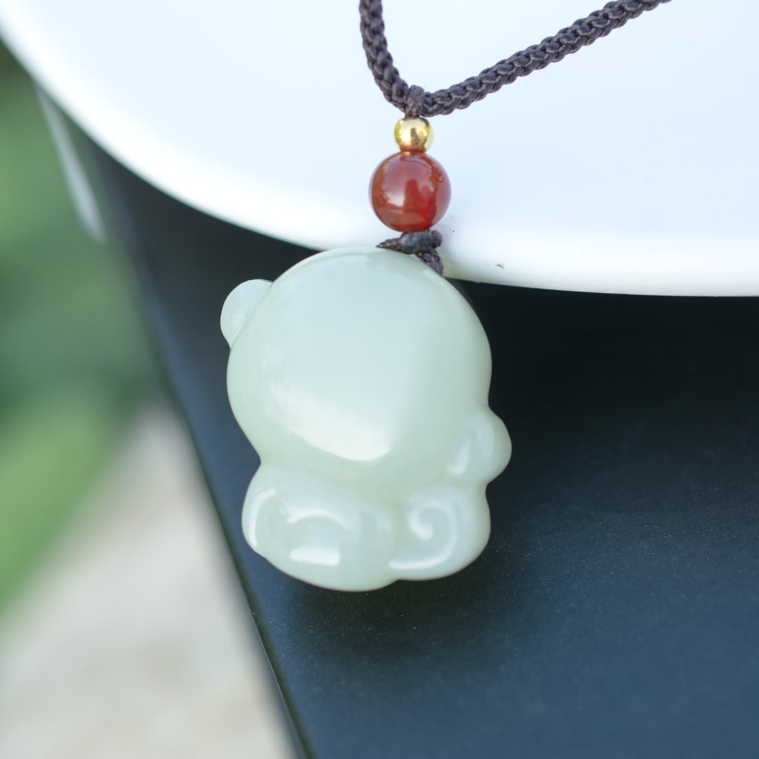 An Exquisite White Jade Monkey Pendant - 4