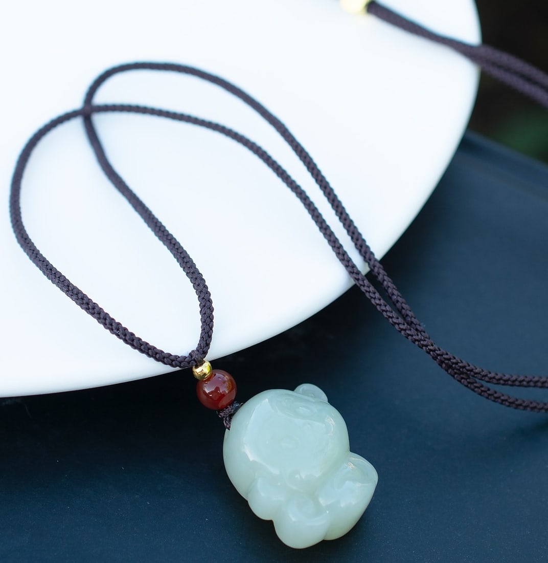 An Exquisite White Jade Monkey Pendant - 5