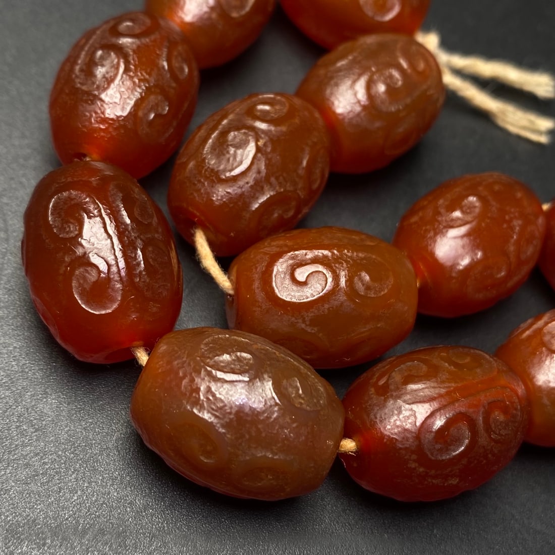 A Precious Agate Bracelets - 8