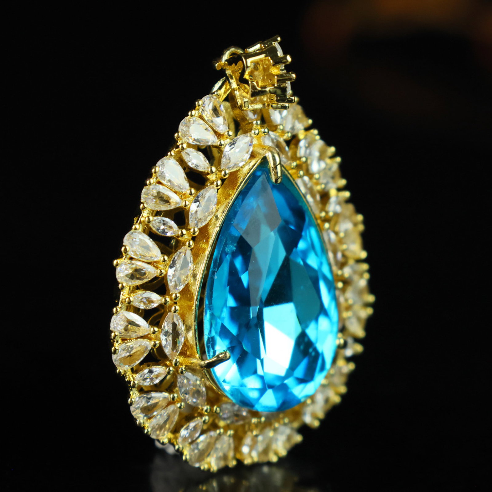 An Exquisite Pendant - 3