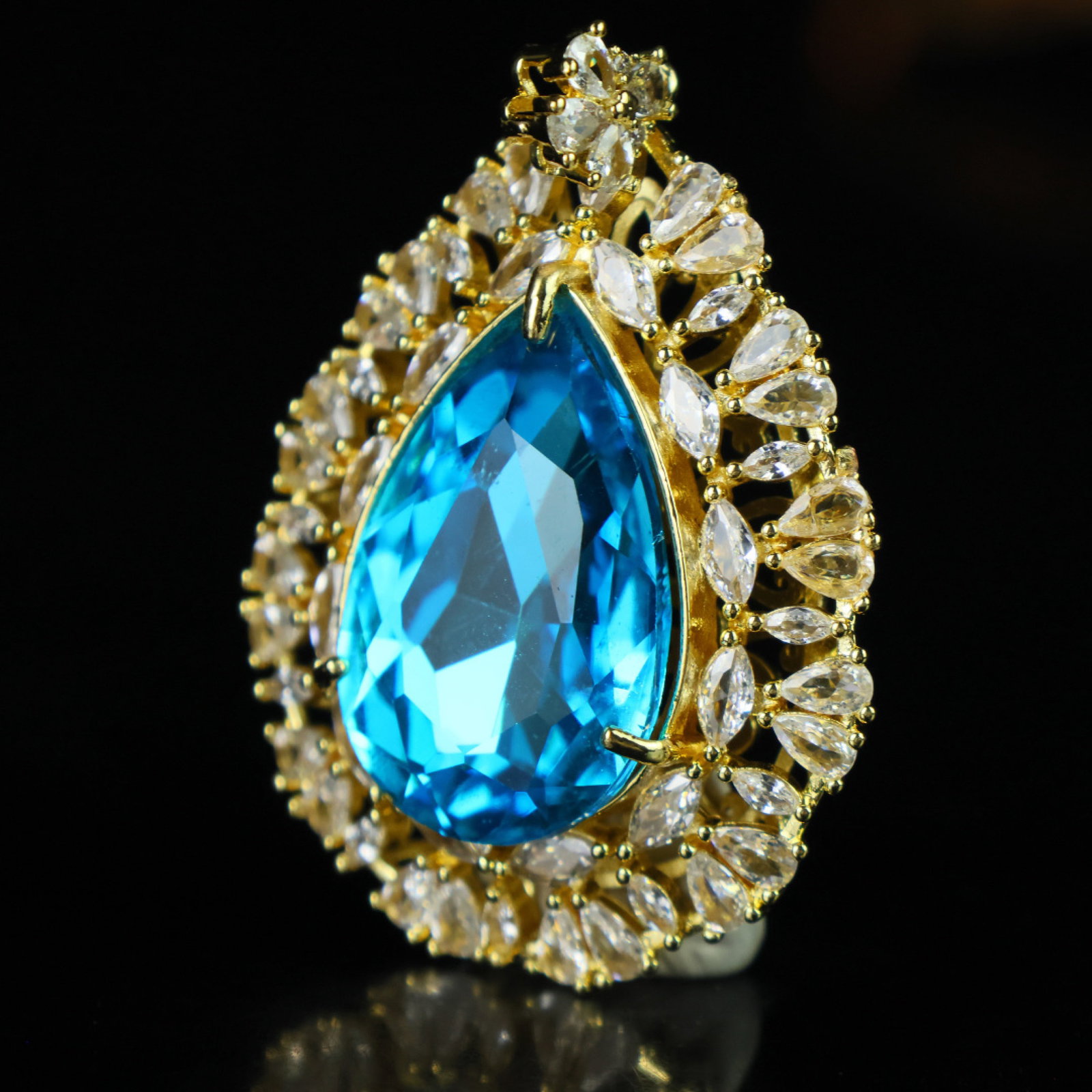 An Exquisite Pendant - 4