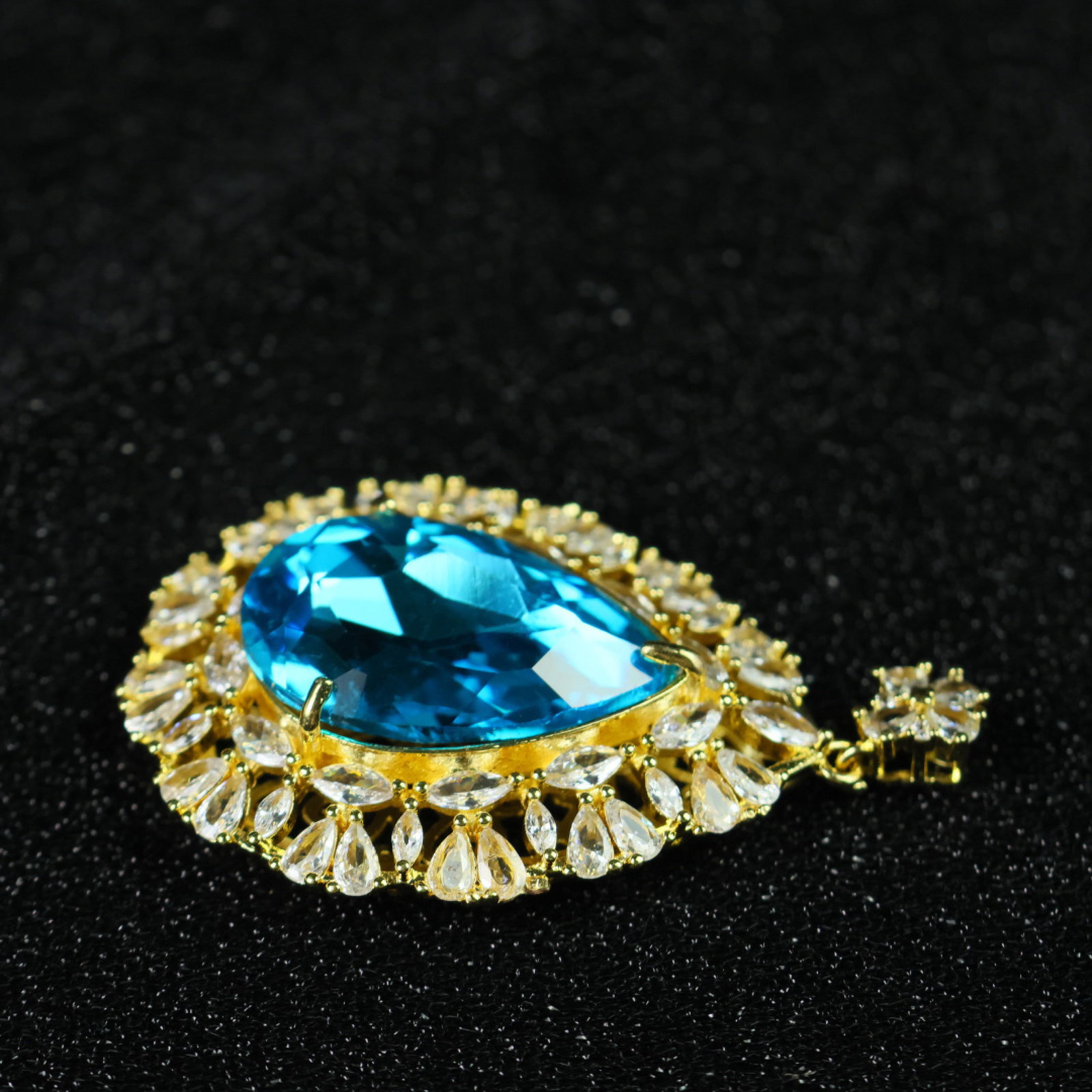 An Exquisite Pendant - 6