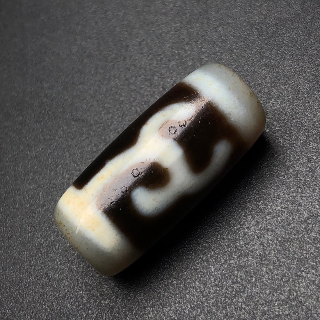An Exquisite Dzi Bead Pendant - 8