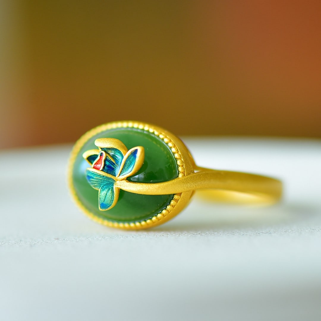 An Exquisite Sterling Silver-Gold Plated Inlaid Jasper Ring: An Exquisite Sterling Silver-Gold Plated Inlaid Jasper Ring 纯银镀金镶碧玉戒指
