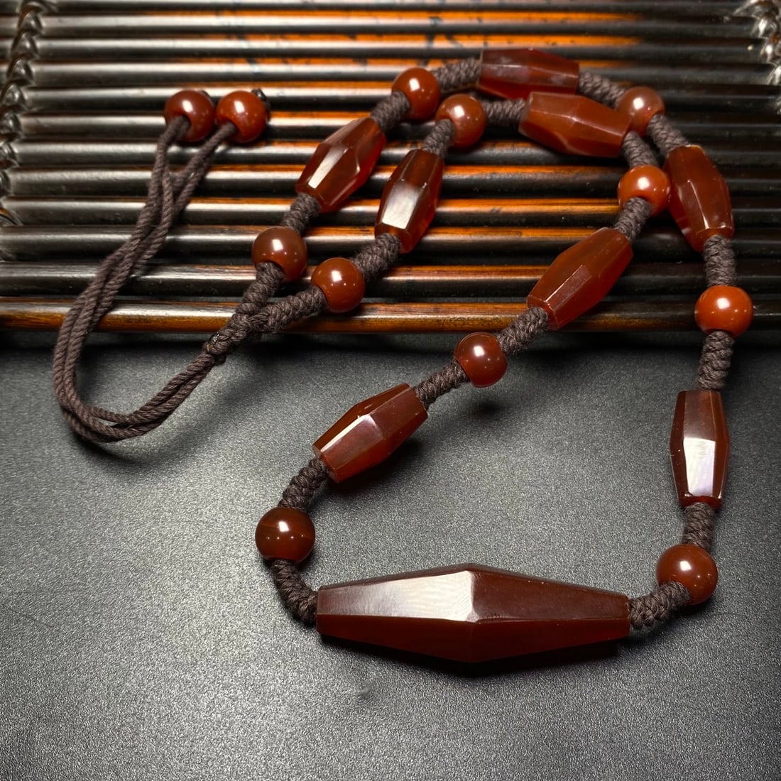 A Precious Agate Necklace - 5