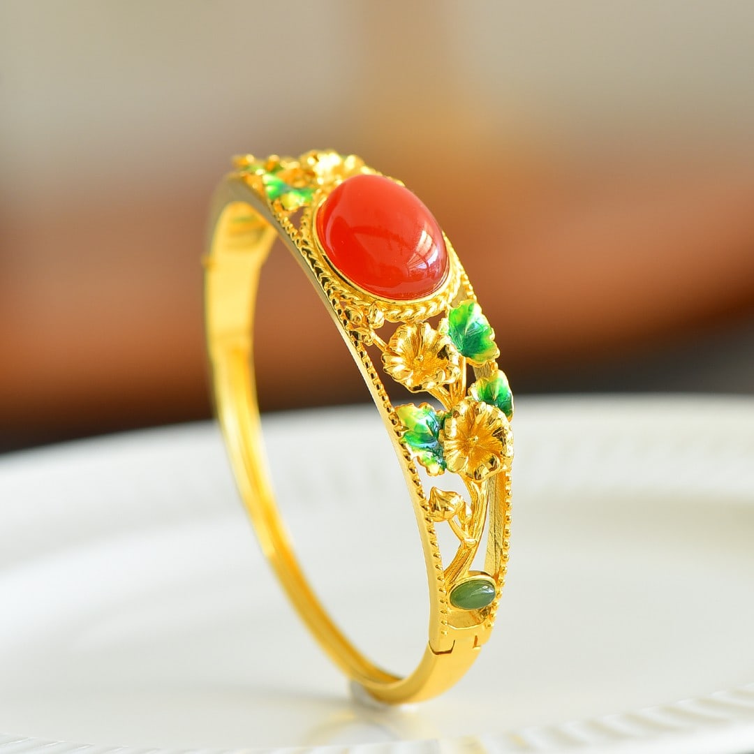 An Exquisite Sterling Silver-Gold Plated Inlaid Agate Enamel Bracelets: An Exquisite Sterling Silver-Gold Plated Inlaid Agate Enamel Bracelets,Size:0.5inx0.7in 纯银镀金镶玛瑙珐琅手镯