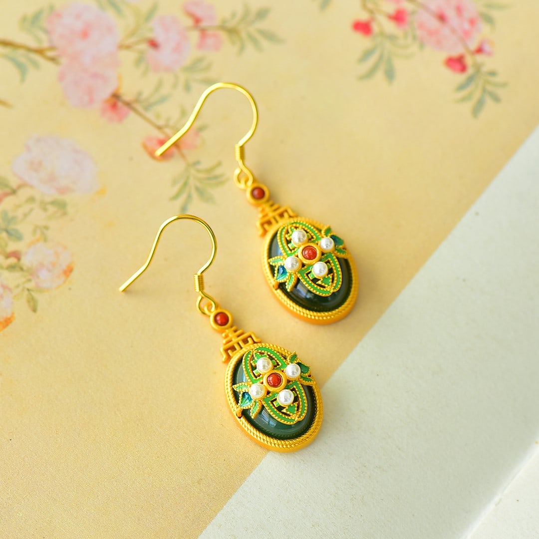 A Pair of Exquisite Sterling Silver-Gold Plated Inlaid Jasper Earrings,Inlaid Pearl: A Pair of Exquisite Sterling Silver-Gold Plated Inlaid Jasper Earrings,Inlaid Pearl 一对纯银镀金镶碧玉耳环,嵌珍珠