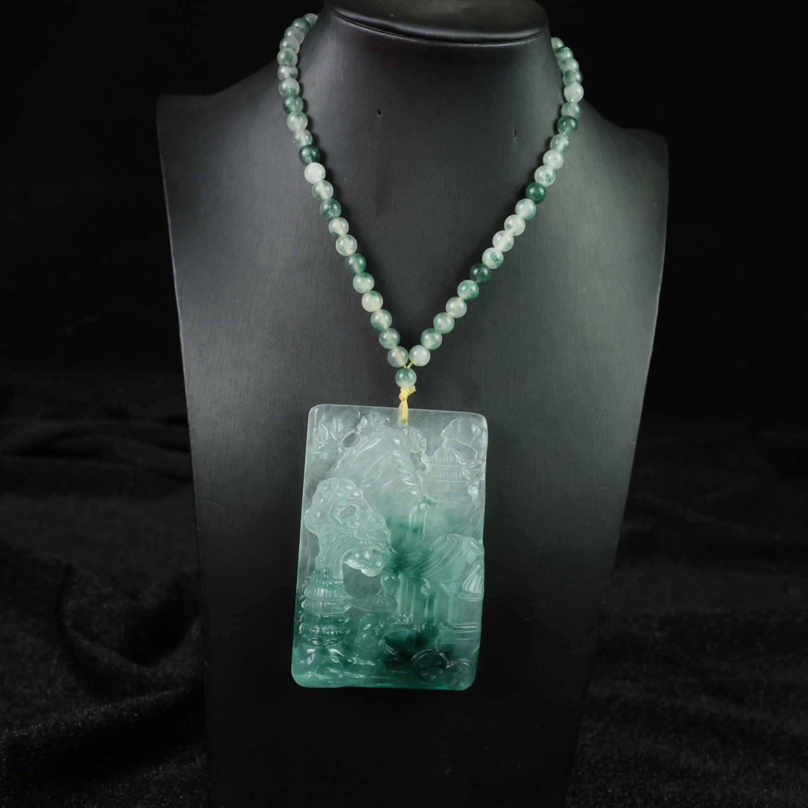 An Exquisite Landscape Pattern Pendant: An Exquisite Landscape Pattern Pendant,Size:3.4inx2.2inx0.6in 一个精美的山水纹挂件