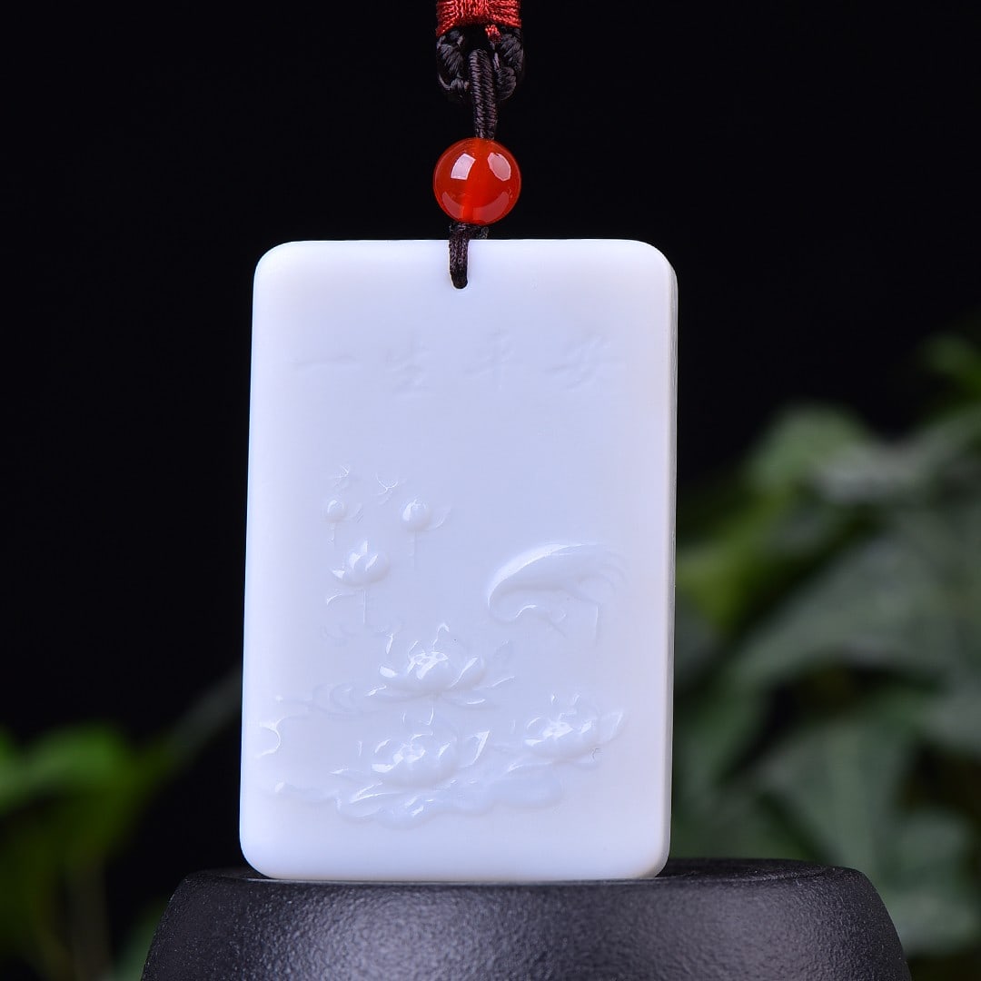An Exquisite White Jade Pendant - 5