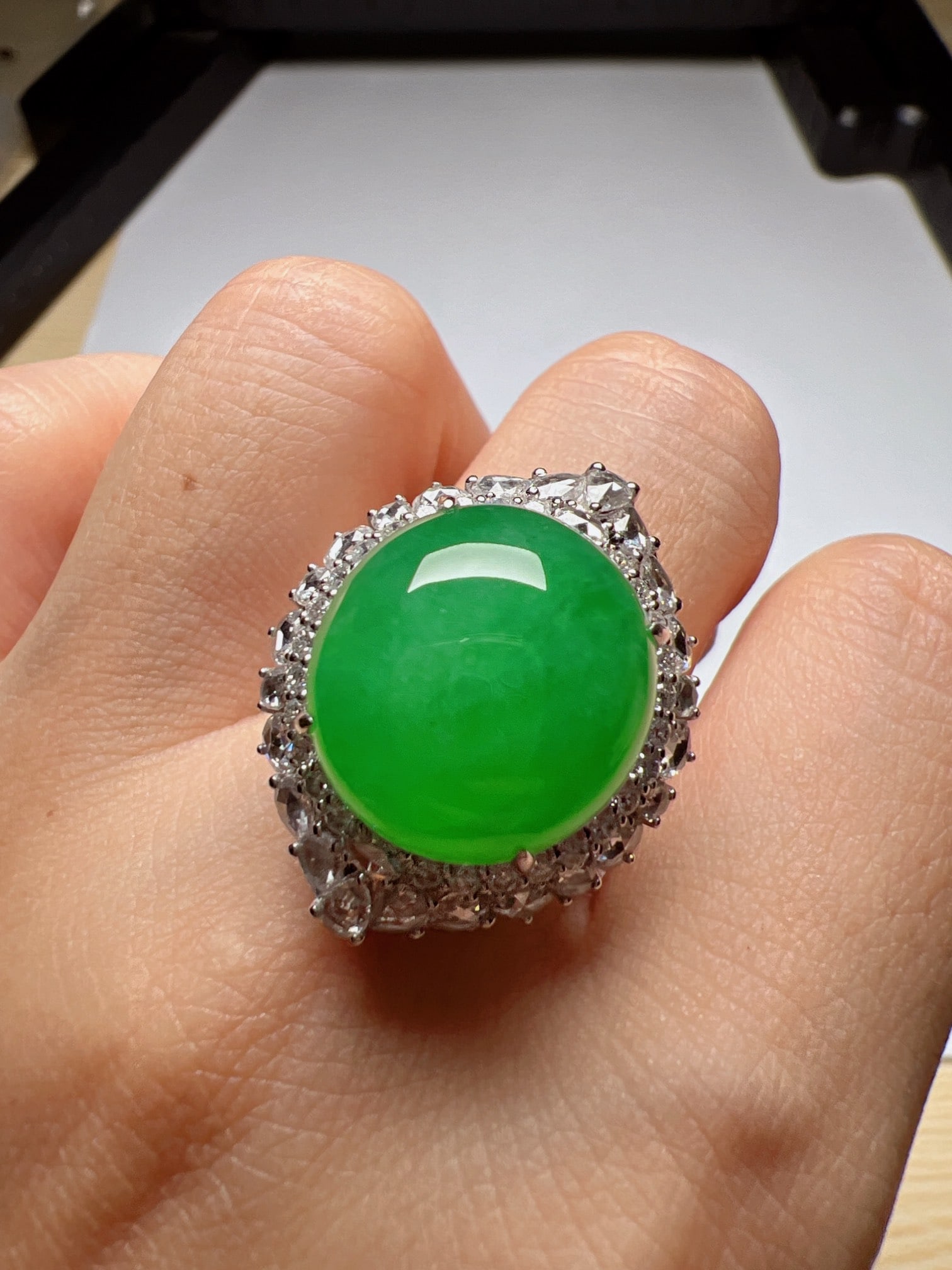 An Exquisite 18k Gold Diamond Inlaid Jadeite Ring: An Exquisite 18k Gold Diamond Inlaid Jadeite Ring,Size(Loose Stone):0.6inx0.6inx0.3in 18k金钻镶嵌翡翠戒指