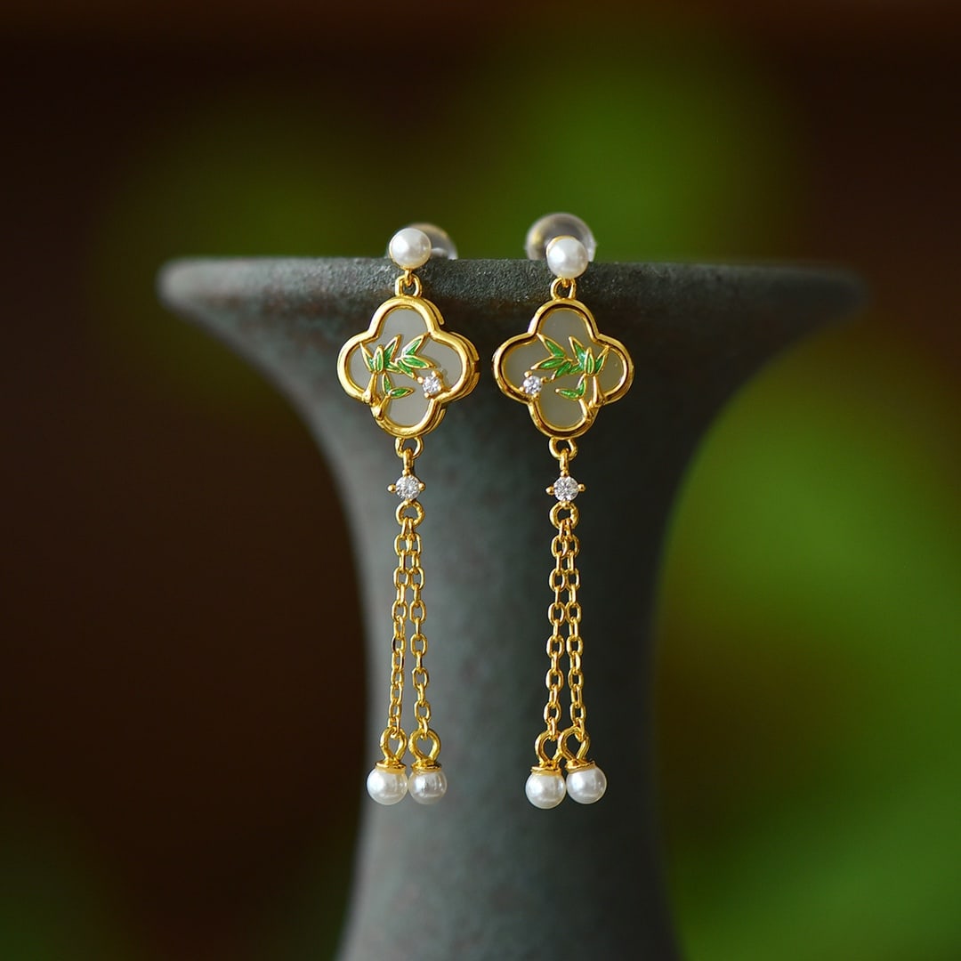 A Pair of Exquisite Sterling Silver Inlaid White Jade Earrings,Inlaid Diamond: A Pair of Exquisite Sterling Silver Inlaid White Jade Earrings,Inlaid Diamond,Size:0.4inx0.4in 一对纯银镶白玉耳环,嵌钻石