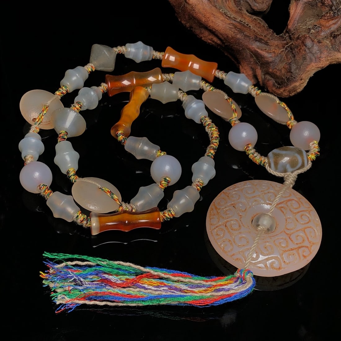 A Precious Agate Necklace - 4