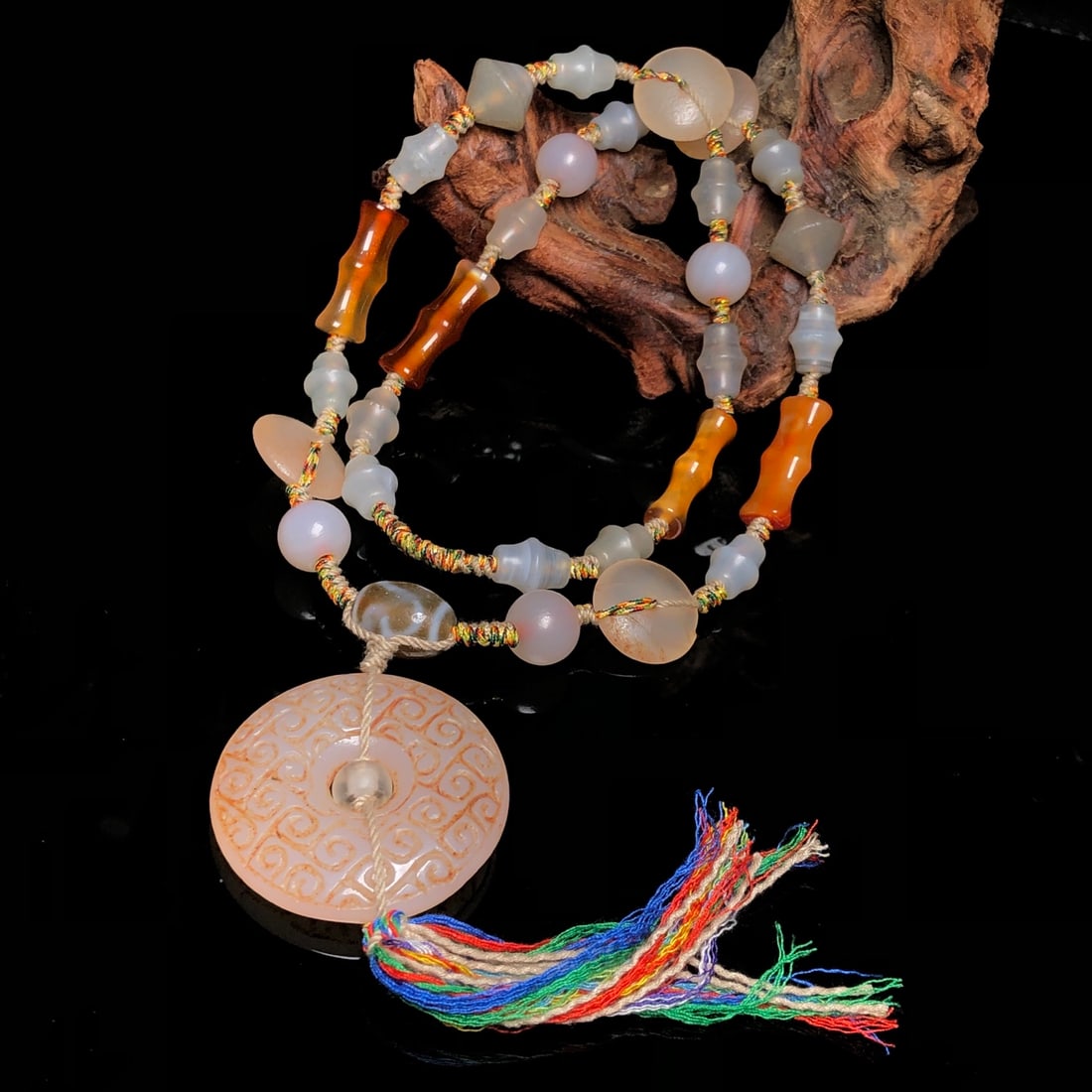 A Precious Agate Necklace - 5