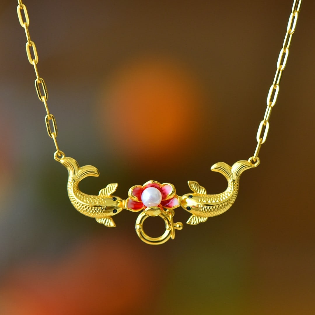 An Exquisite Sterling Silver-Gold Plated? and Pearl Pendant: An Exquisite Sterling Silver-Gold Plated镶 and Pearl Pendant 纯银镀金镶珍珠吊坠