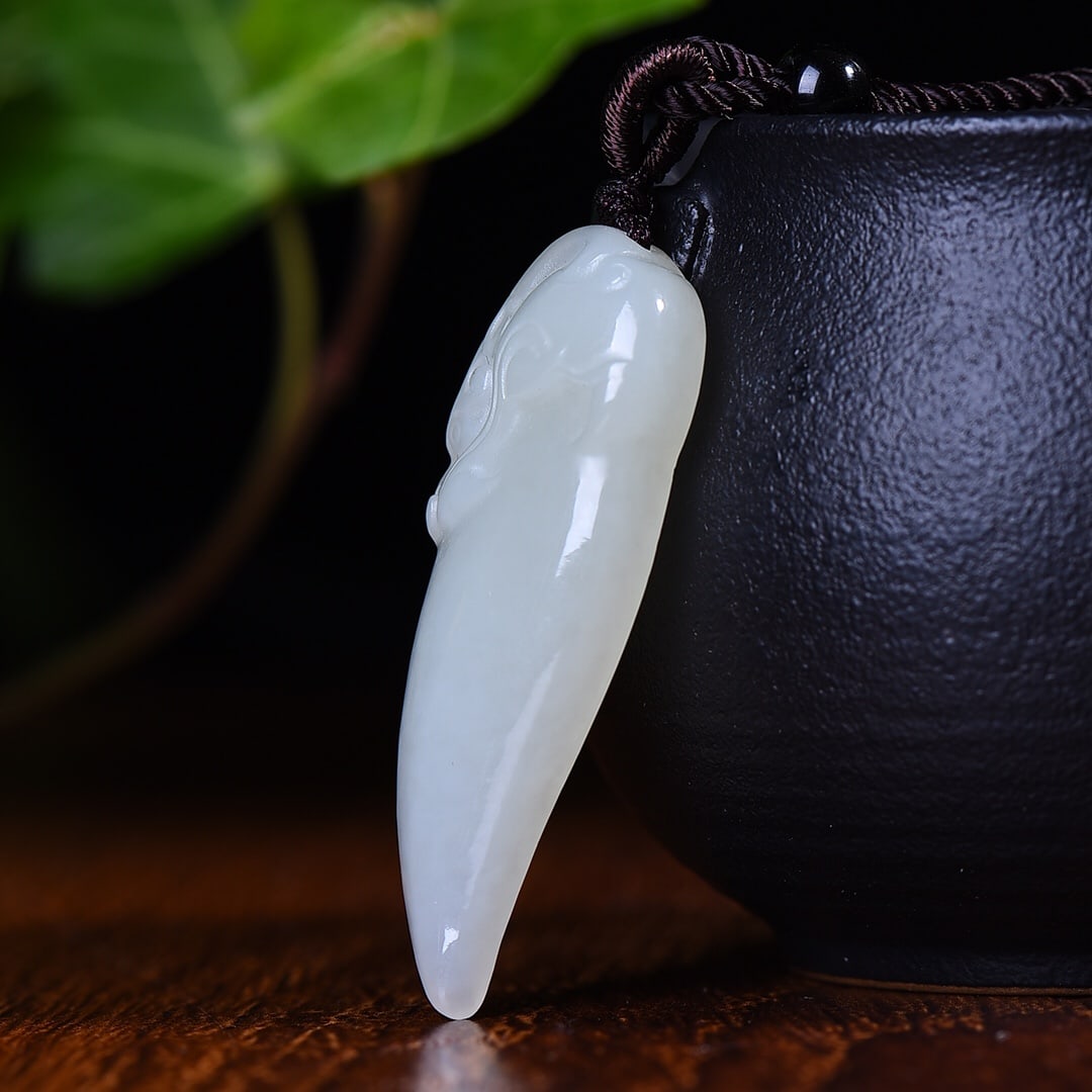 An Exquisite White Jade Pendant - 3