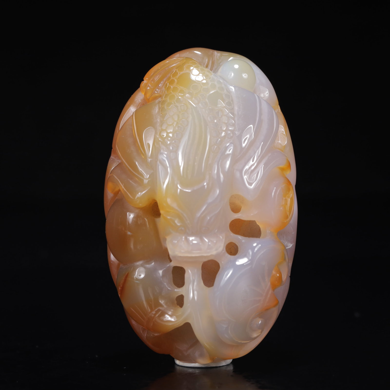 An Exquisite Agate Dragon Pattern Ornamen: An Exquisite Agate Dragon Pattern Ornamen,Size:2.2inx1.6inx3.5in,Weight:246g 玛瑙龙纹摆件