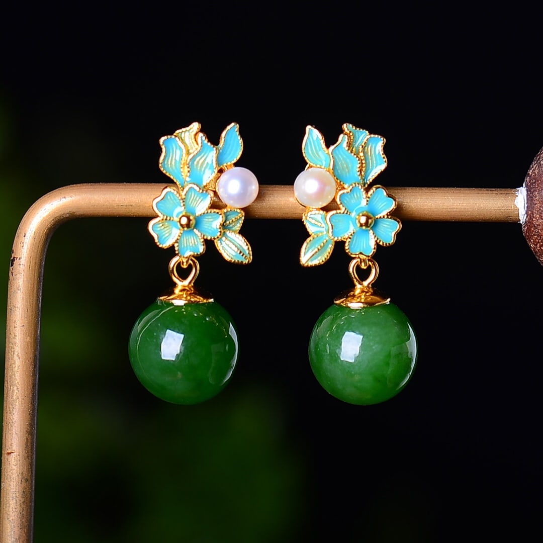 A Pair of Exquisite Sterling Silver-Gold Plated Inlaid Jasper Earrings: A Pair of Exquisite Sterling Silver-Gold Plated Inlaid Jasper Earrings,Size:0.4inx0.4in 一对纯银镀金镶碧玉耳环