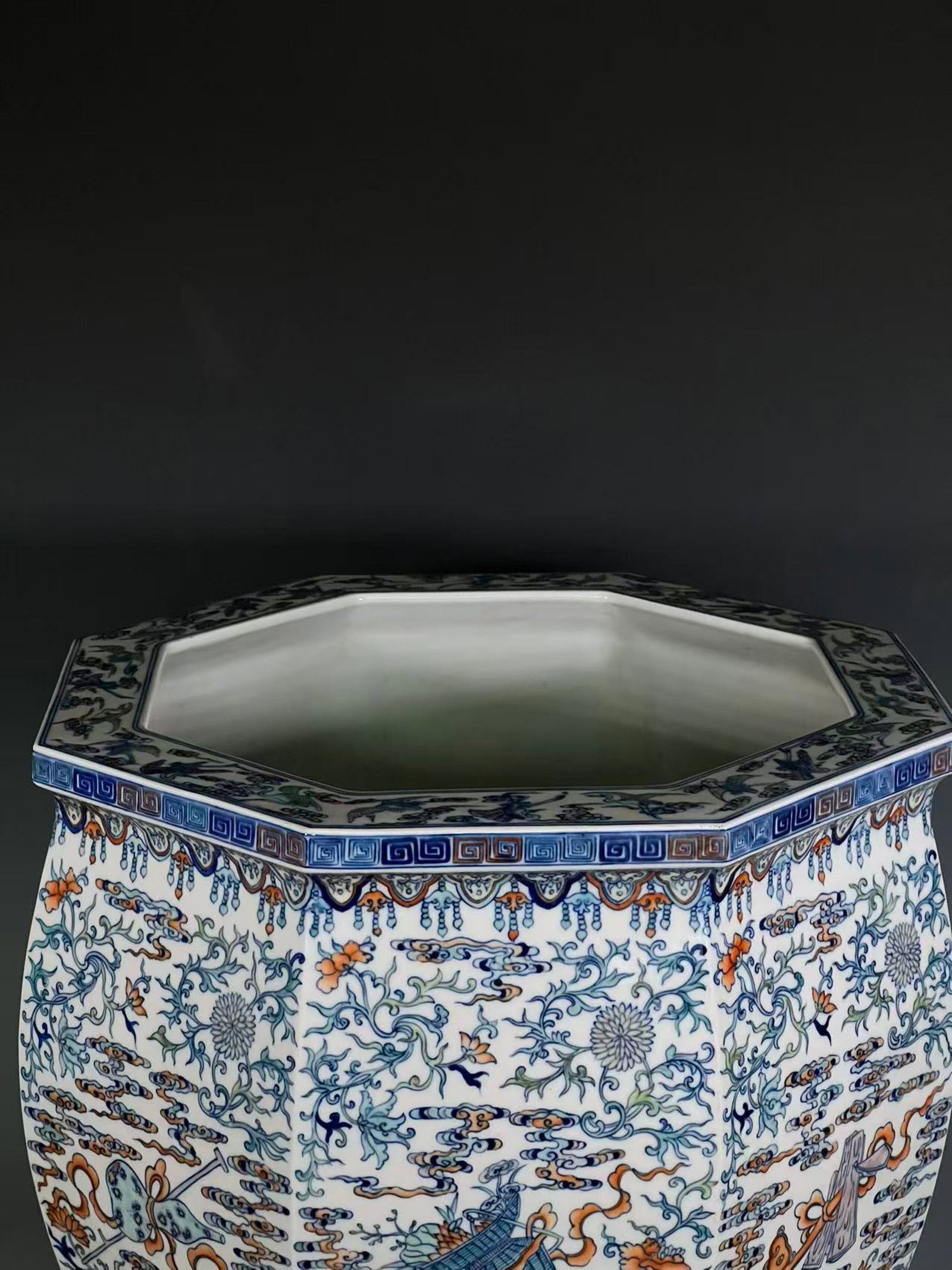 A Rare Doucai Flower Pattern Vase - 6