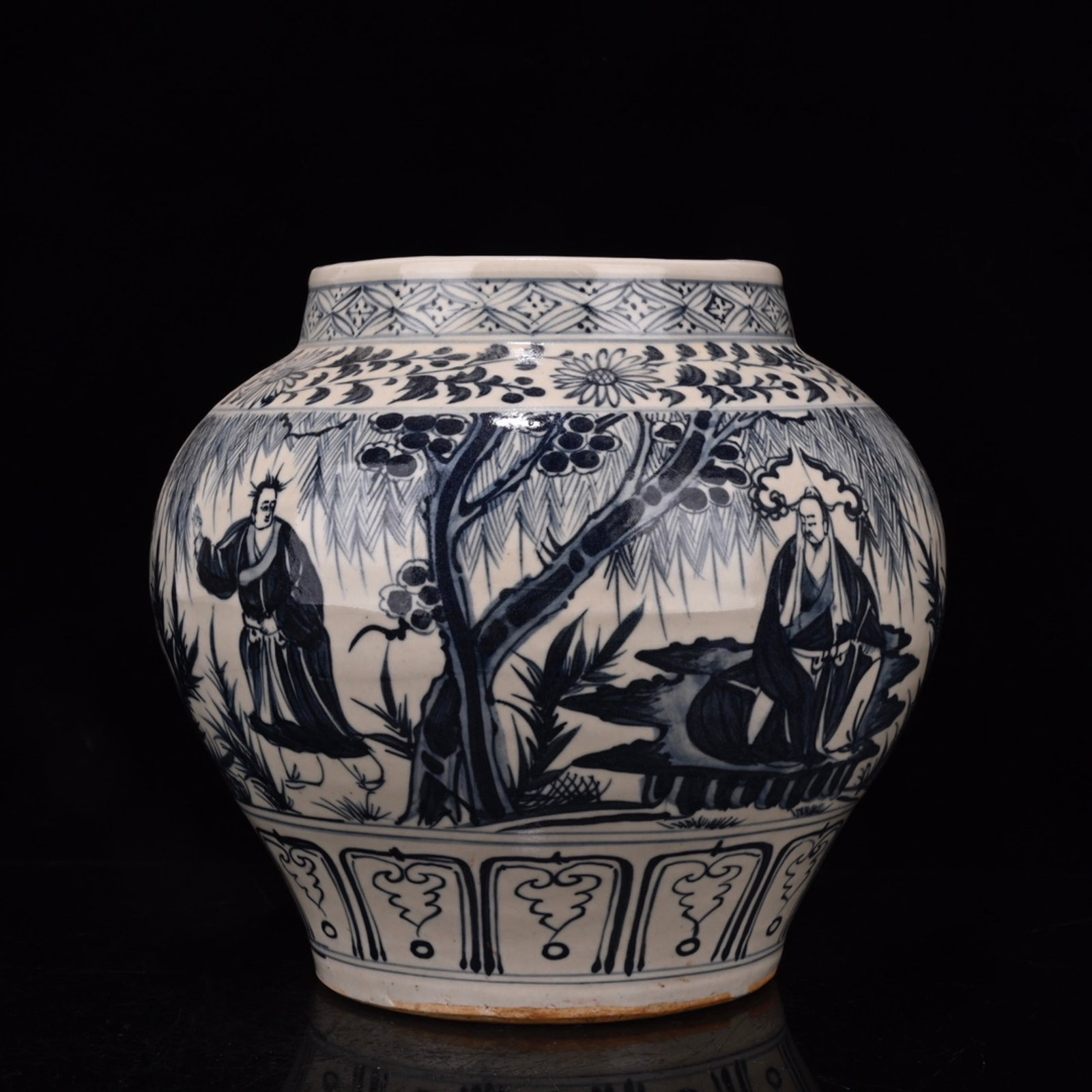 An Exquisite Blue and White Figure Pattern Jar: An Exquisite Blue and White Figure Pattern Jar,Qing Dynasty,China,Size:8.7inx9.1in 青花人物纹罐,中国清代
