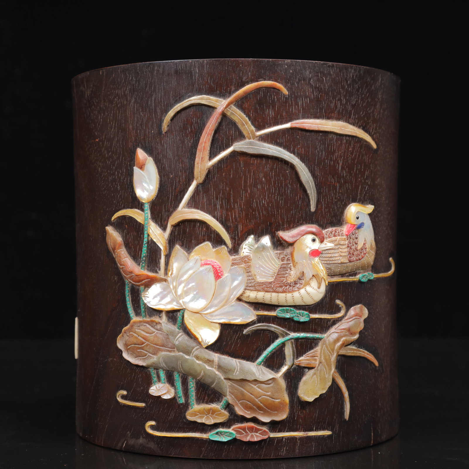 An Exquisite Zitanwood Mandarin Duck Pattern Brush Pot,Inlaid Gems: An Exquisite Zitanwood Mandarin Duck Pattern Brush Pot,Inlaid Gems,Qing Dynasty, China,Qianlong Four-character Mark,Size:6.7inx10.8in,Weight:1700g 紫檀木鸳鸯纹Ļ