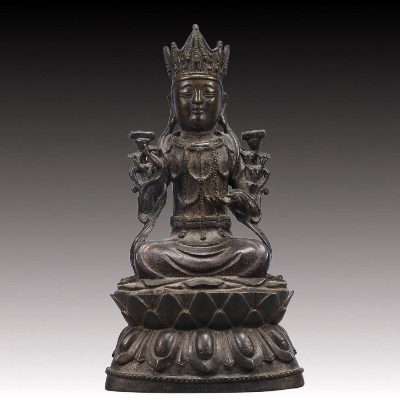 A Solemn Bronze Statue of Kshitigarbha Bodhisattva: A Solemn Bronze Statue of Kshitigarbha Bodhisattva,Ming Dynasty, China,Size:5.5inx3.5inx10.2in,Weight:2300g 铜地藏王菩萨像,中国明代