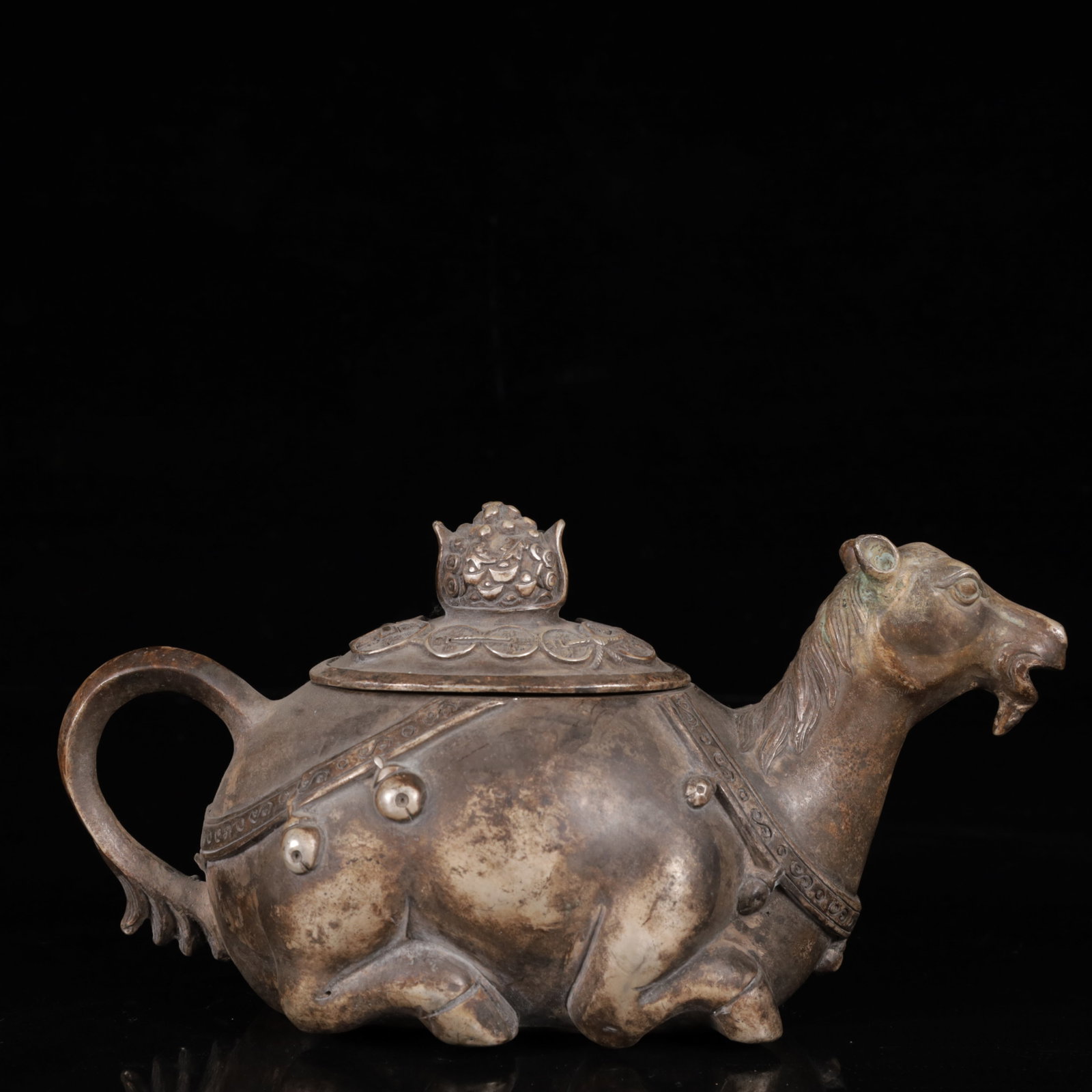 An Exquisite Silver-Plated Bronze Camel Censer: An Exquisite Silver-Plated Bronze Camel Censer,Qing Dynasty,China,Size:8.3inx3.5inx4.3in,Weight:700g 铜镀银骆驼香炉,中国清代