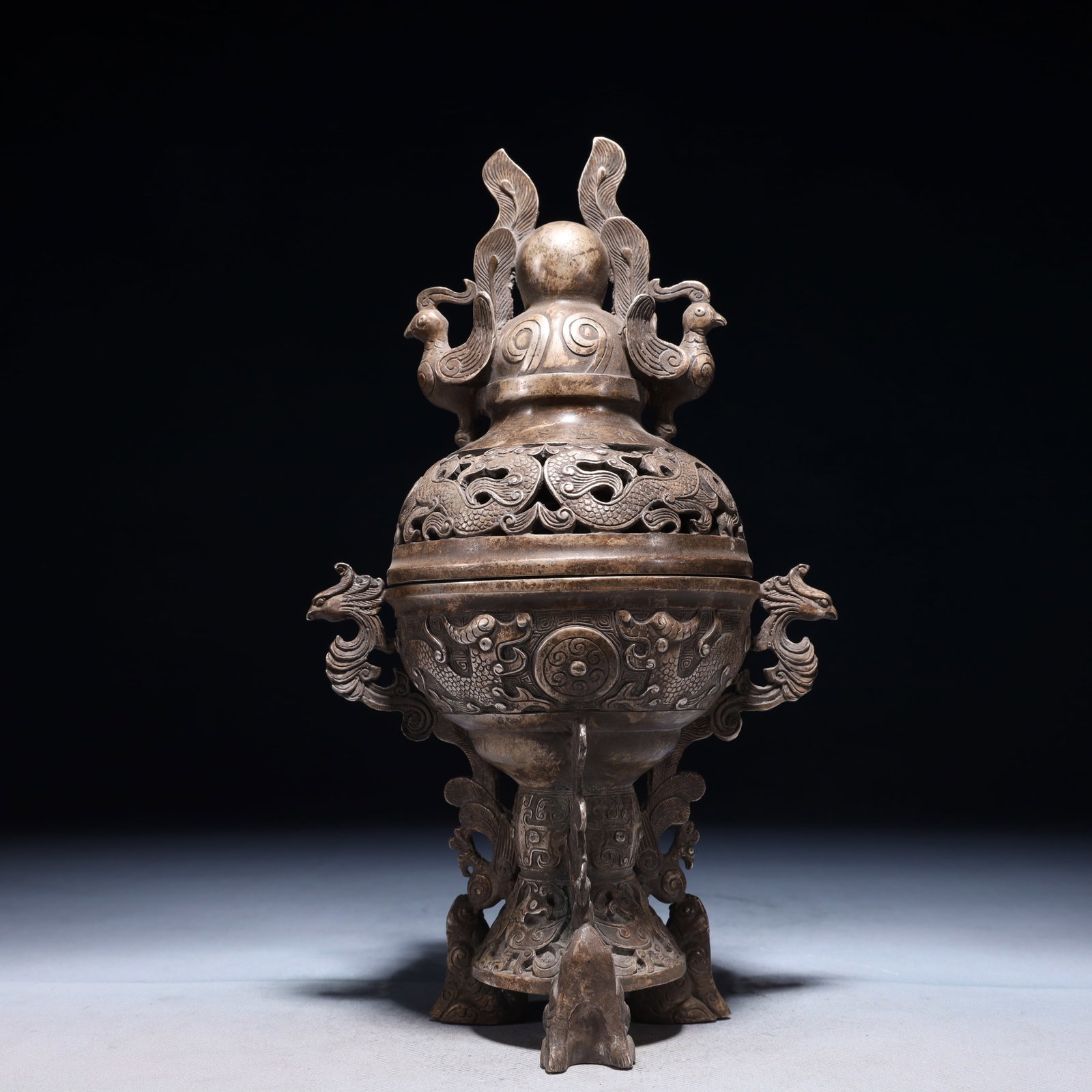 An Exquisite Silver-plated Bronze Chi-Dragon Pattern Double-Ears and Tripod Censer: An Exquisite Silver-plated Bronze Chi-Dragon Pattern Double-Ears and Tripod Censer,Qing Dynasty,China,Size:6.3inx4.5inx11.4in,Weight:1450g 铜镀银螭龙纹双ň