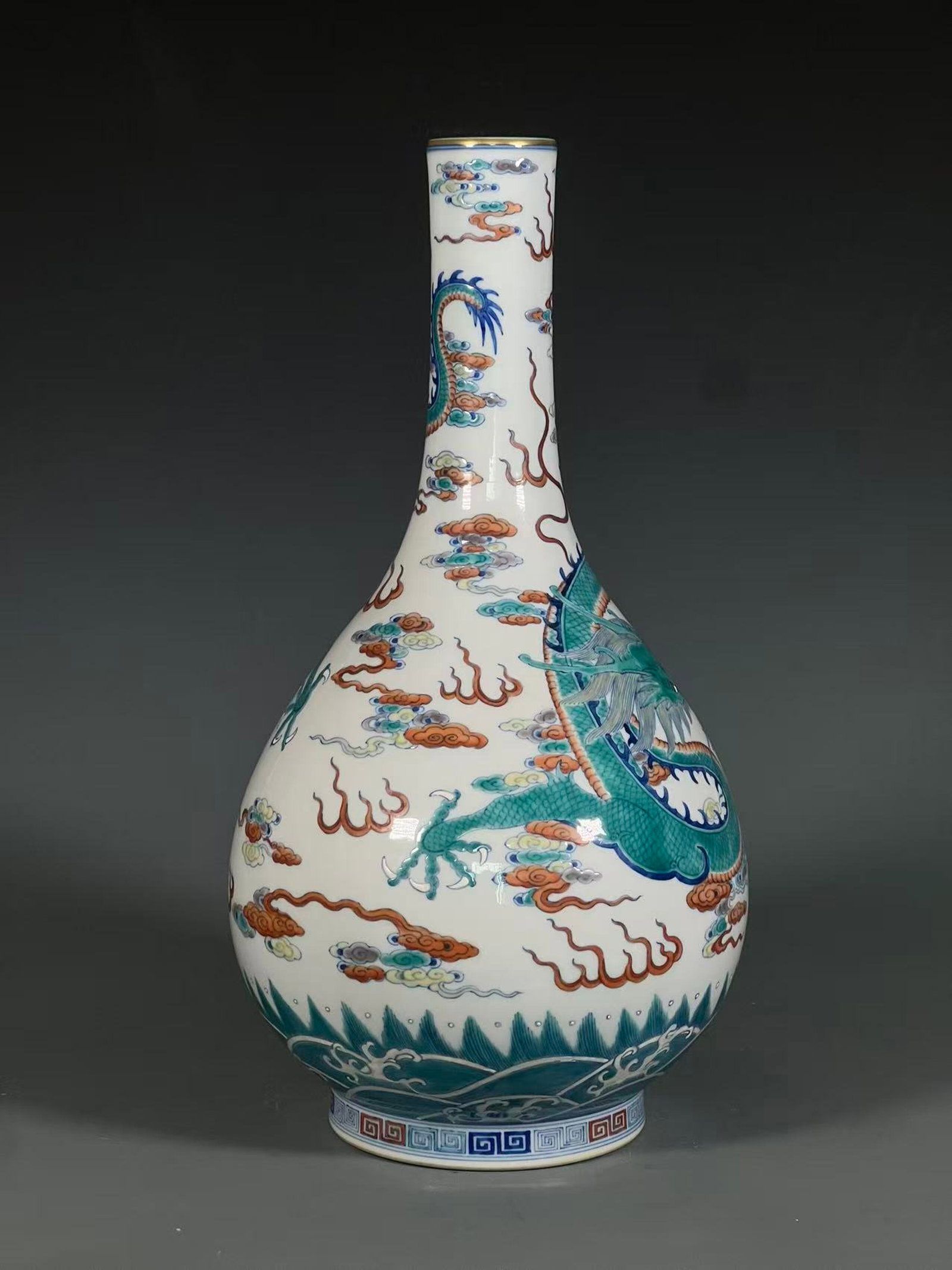 A Rare Doucai Auspicious Cloud and Dragon Pattern Vase - 4