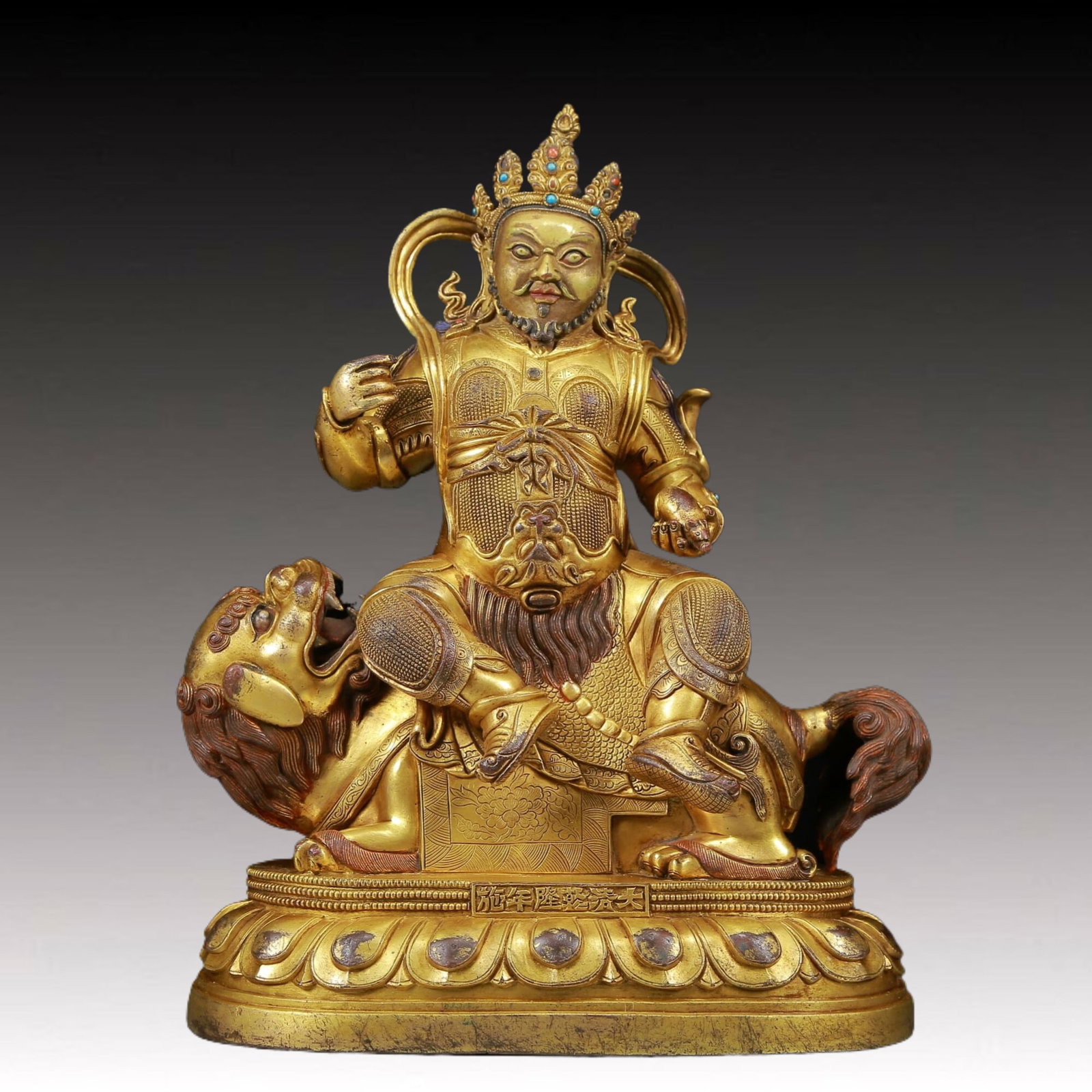 A solemn gilt bronze statue of the King of Treasures (1 of 10)