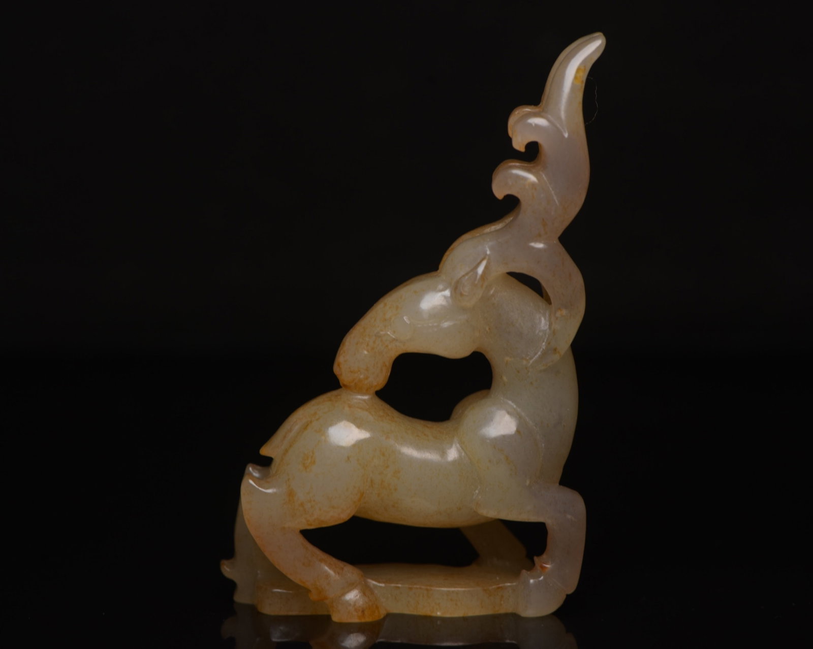 An Exquisite White Jade Deer Ornament: An Exquisite White Jade Deer Ornament,Qing Dynasty,China,Size:3.2inx2inx0.7in,Weight:63g 白玉鹿摆件,中国清代