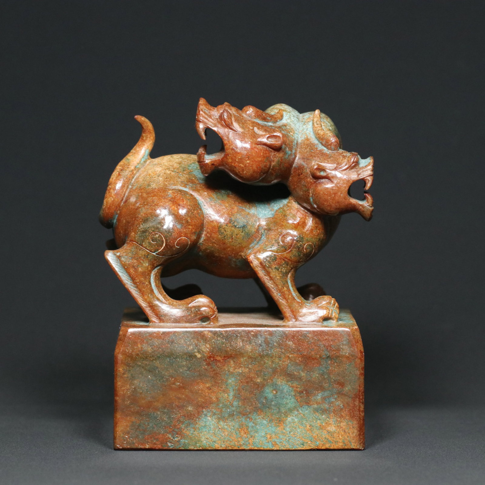 An Exquisite Archaic Jade Auspicious Beast Seal: An Exquisite Archaic Jade Auspicious Beast Seal,Han Dynasty,China,Size:5.7inx4.6inx3.6in,Weight:2331.5g 高古玉瑞兽印章,中国汉代