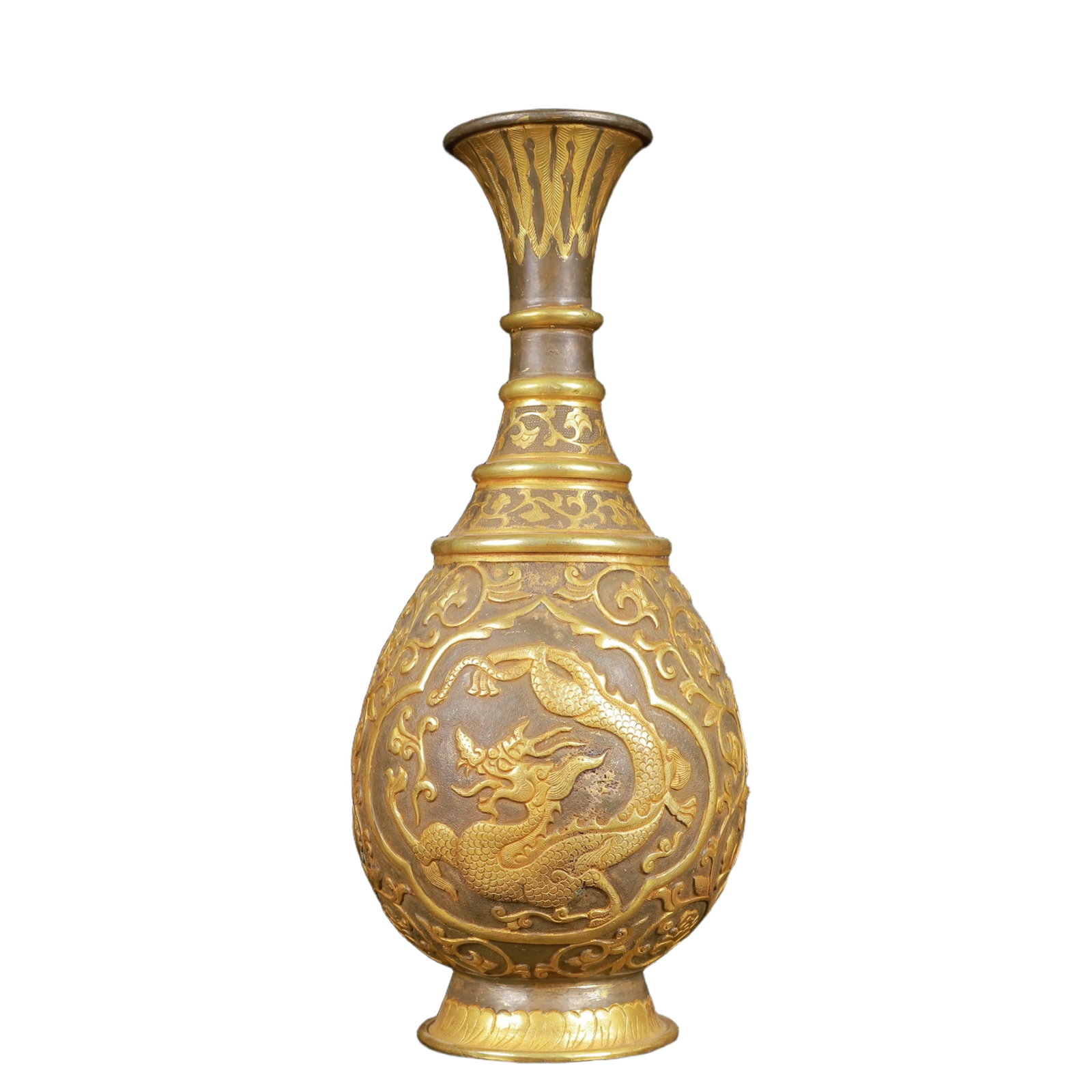 An Exquisite Gilt Silver Dragon and Phoenix Pattern Vase: An Exquisite Gilt Silver Dragon and Phoenix Pattern Vase,Tang Dynasty,China,Zhenguan Four-Character Mark,Size:4.3inx9.8in,Weight:650g