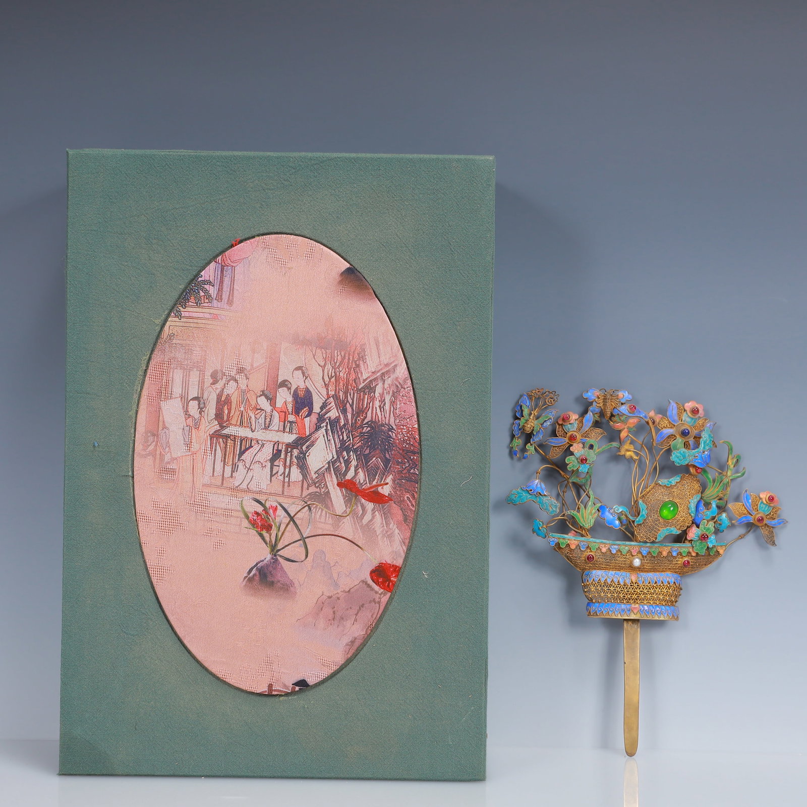 An Exquisite Gilt Bronze Inlaid Gems Flower Pattern Hairpin: An Exquisite Gilt Bronze Inlaid Gems Flower Pattern Hairpin,Qing Dynasty, China,Size:8.3inx6.3in,(Box)12.6inx8.7inx3.5in,Weight:90g 铜鎏金嵌宝石花卉 