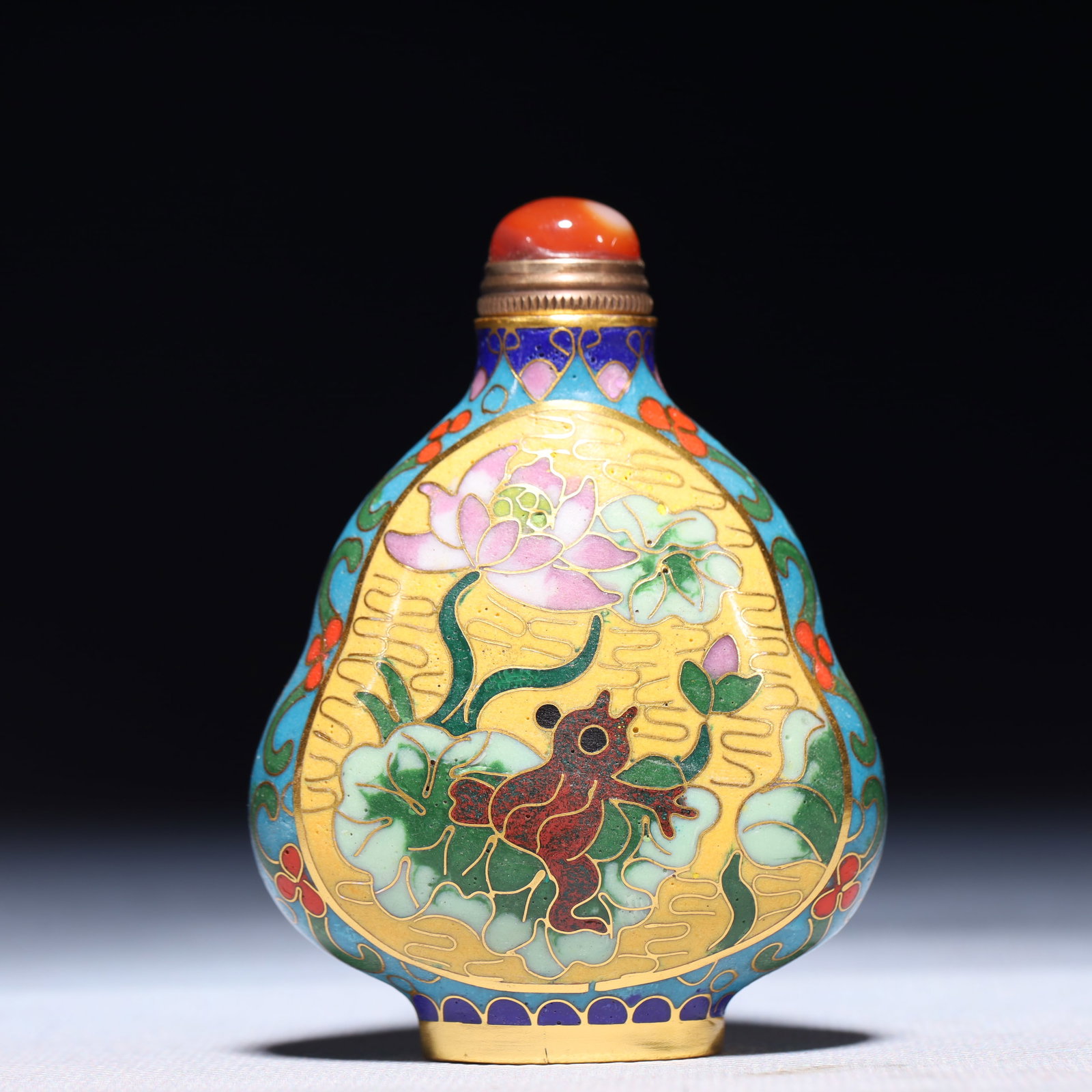 An Exquisite Cloisonne Lotus Pattern Snuff Bottle (1 of 8)