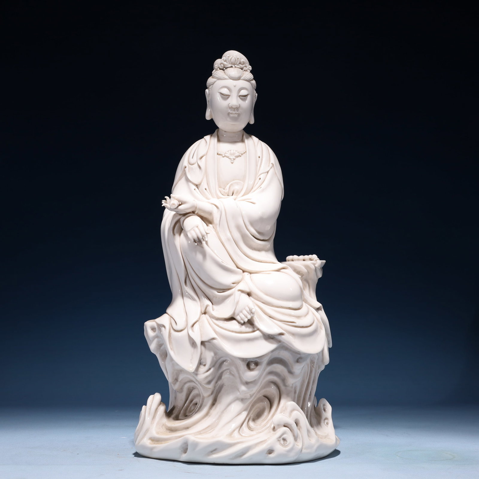 A Solemn Blance-De-Chine Statue of Manjusri: A Solemn Blance-De-Chine Statue of Manjusri Blance-De-Chine Statue of Manjusri,Ming Dynasty,China,He Chaozong Mark,Size:8.7inx7.1inx16.9in,Weight:5300g 德化瓷文殊菩