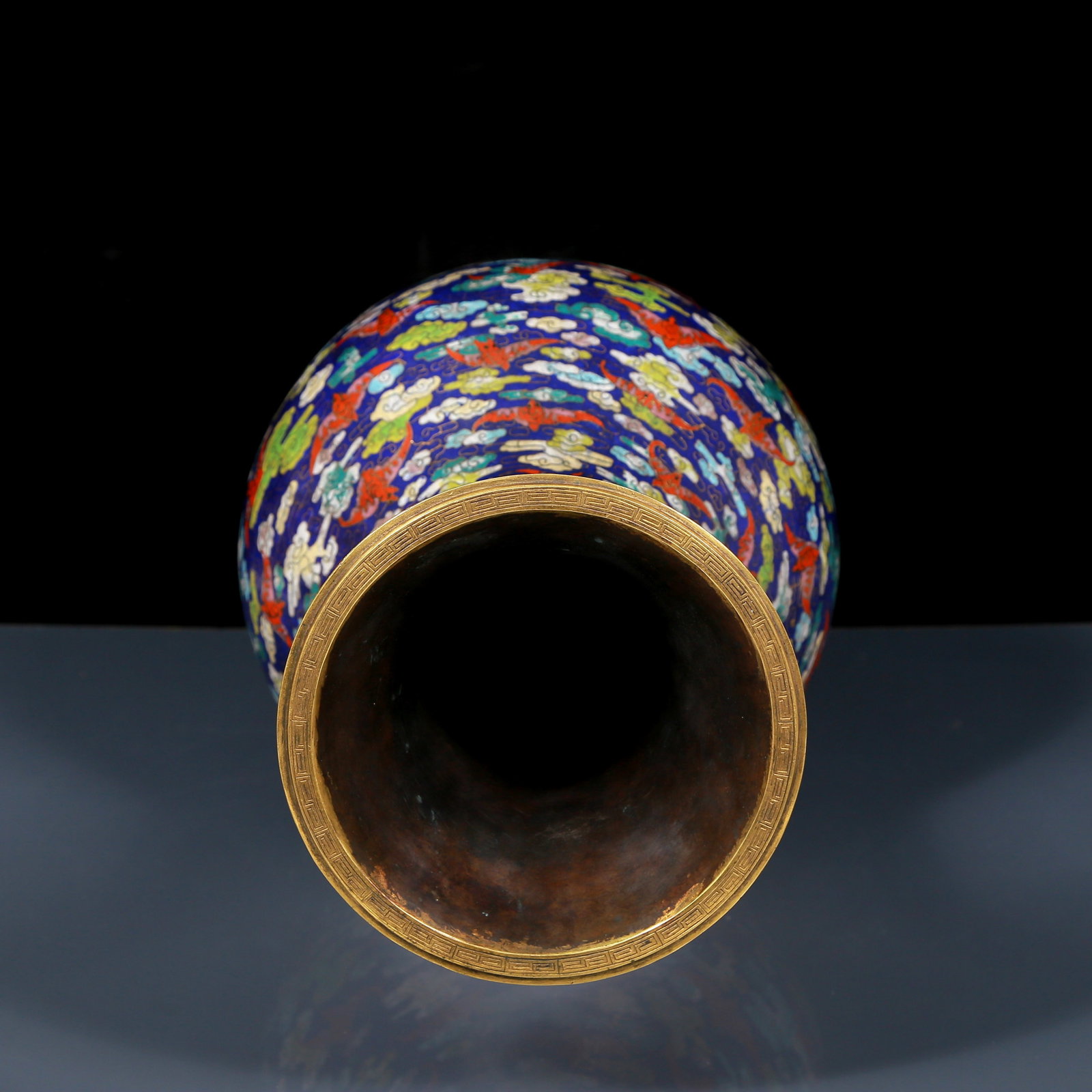 A Huge Cloisonne Auspicious Cloud and Bats Pattern Vase - 6
