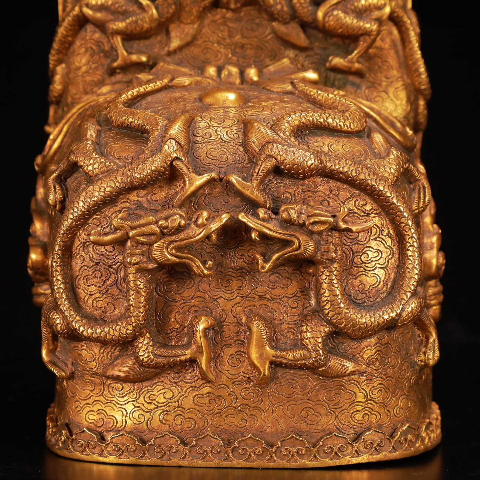 An Exquisite Gilt Bronze Dragon Pattern Hat - 3